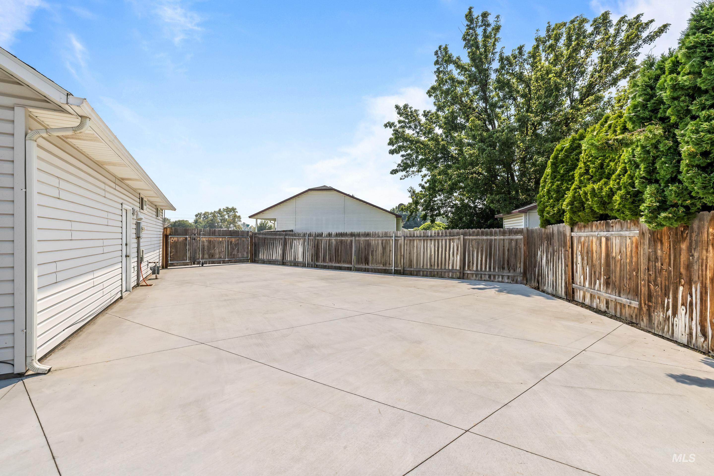 3408 Saraset Cir, Caldwell, Idaho 83605, 3 Bedrooms, 2 Bathrooms, Residential For Sale, Price $549,900, 98996628