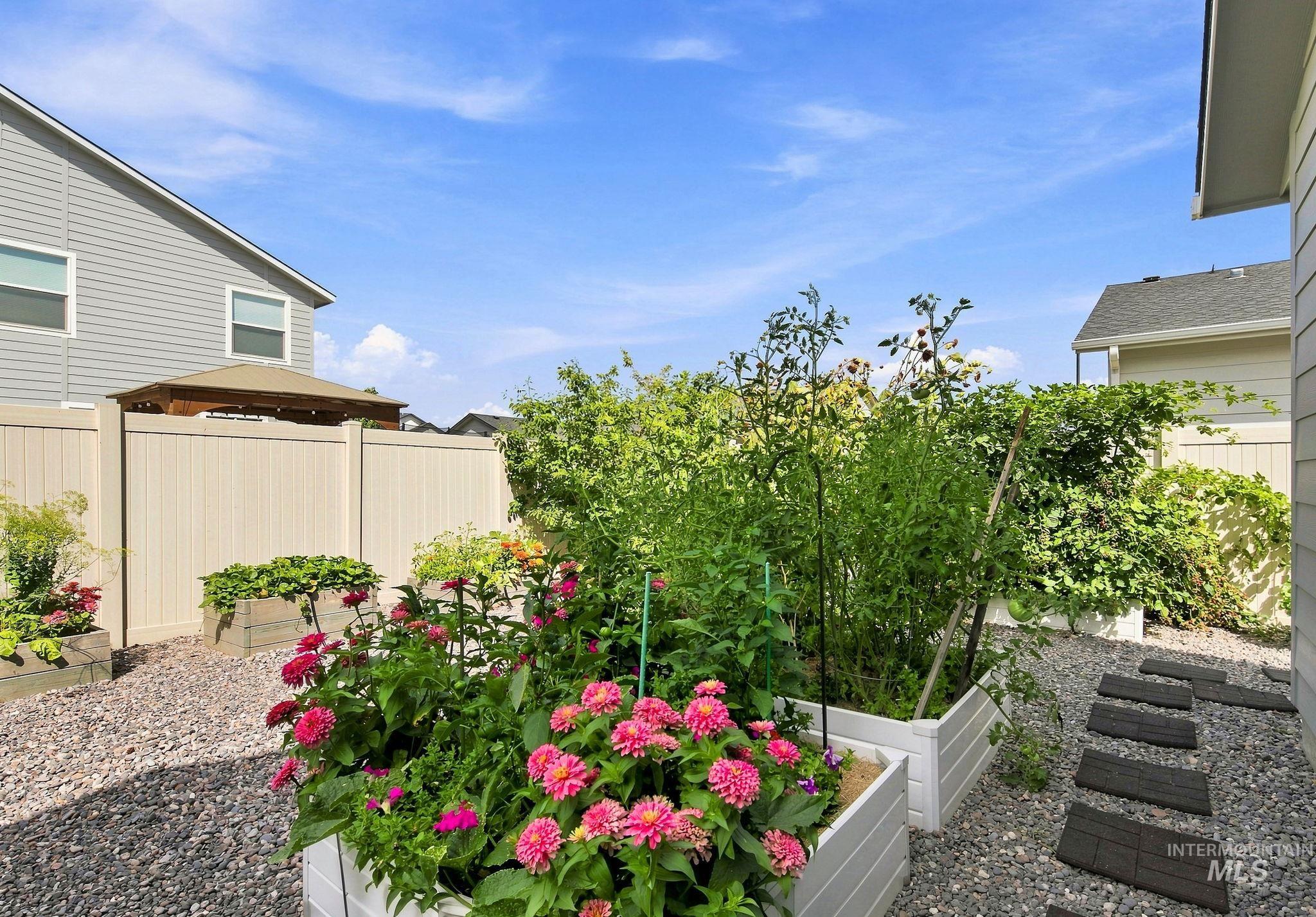 13203 S Wind River Ave., Nampa, Idaho 83686, 3 Bedrooms, 2 Bathrooms, Residential For Sale, Price $459,900,MLS 98996667