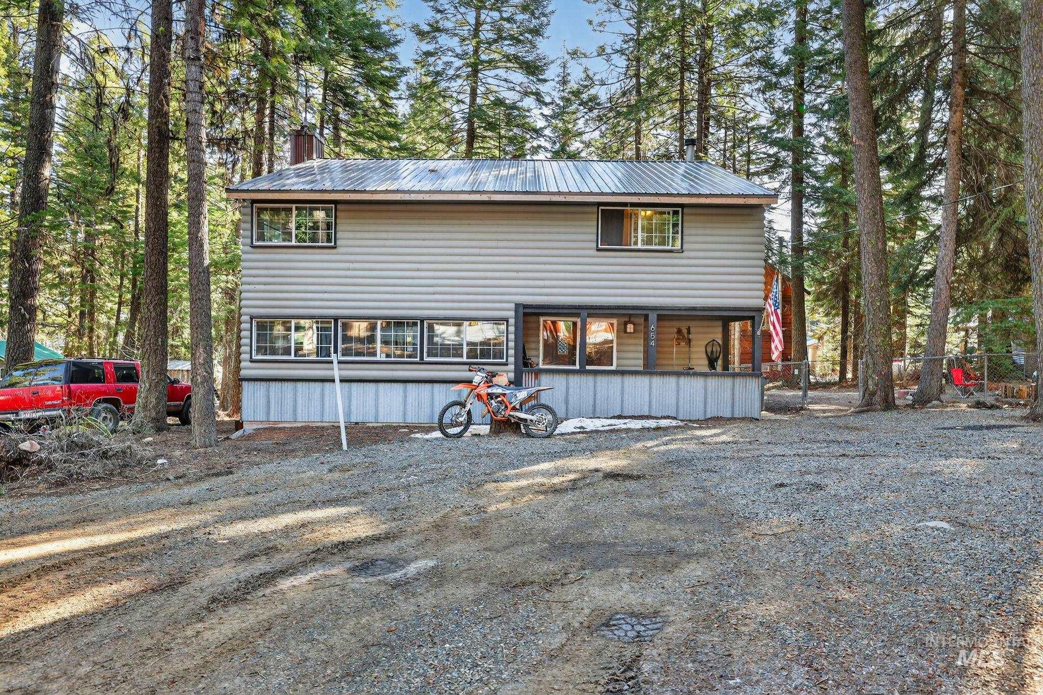 654 Bings Rd, Cascade, Idaho 83611, 3 Bedrooms, 2 Bathrooms, Residential For Sale, Price $585,000,MLS 98996672