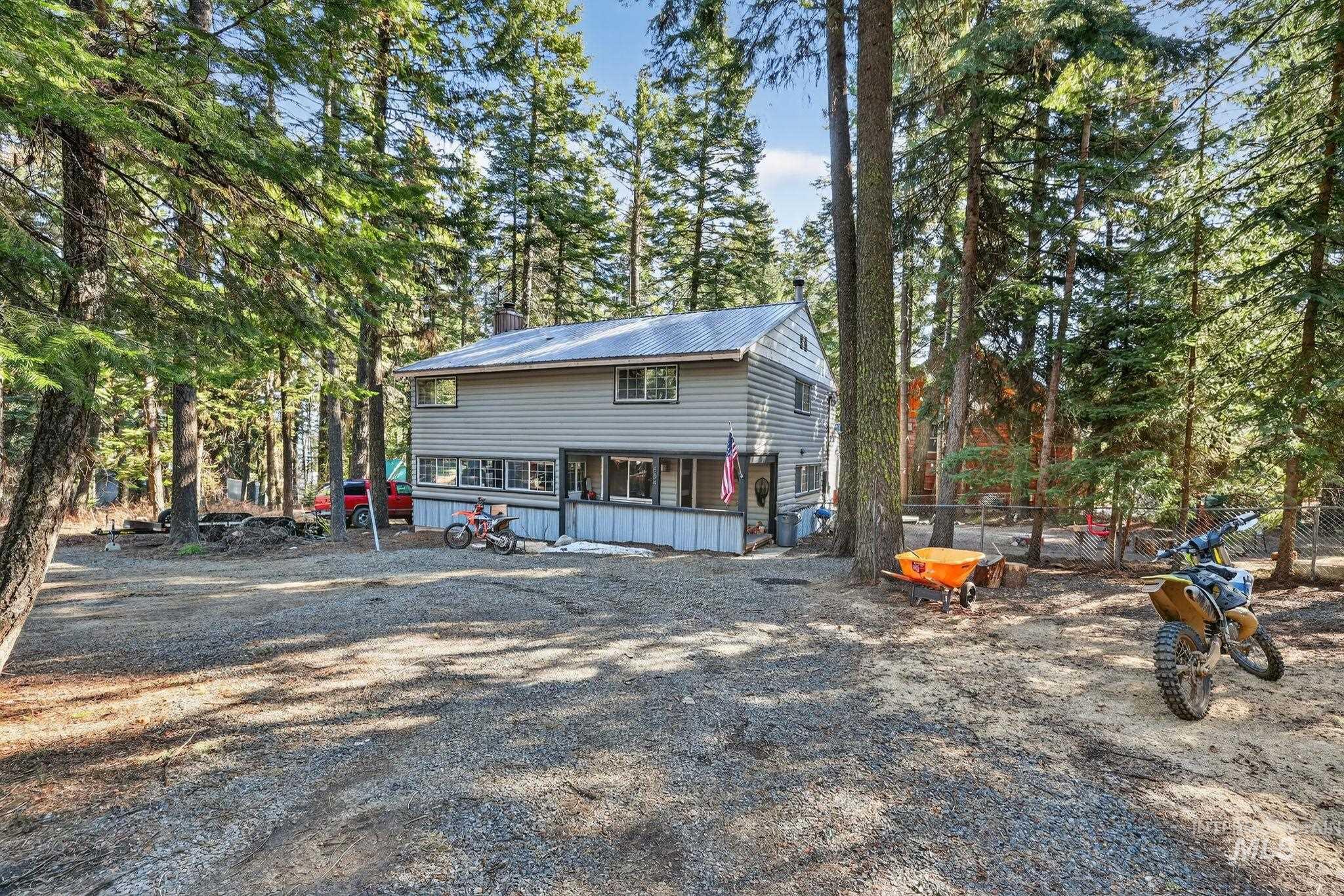 654 Bings Rd, Cascade, Idaho 83611, 3 Bedrooms, 2 Bathrooms, Residential For Sale, Price $585,000,MLS 98996672