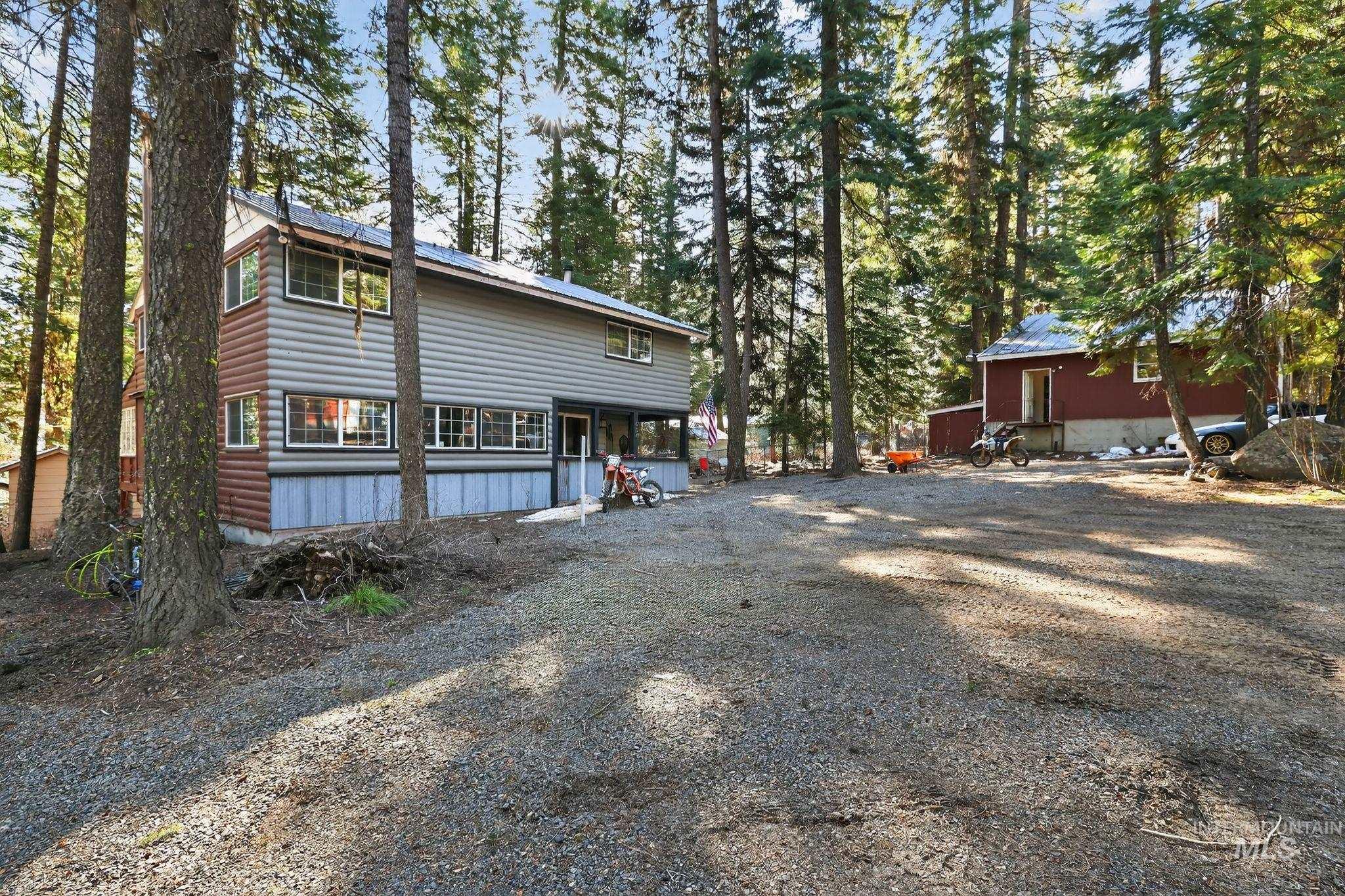 654 Bings Rd, Cascade, Idaho 83611, 3 Bedrooms, 2 Bathrooms, Residential For Sale, Price $585,000,MLS 98996672
