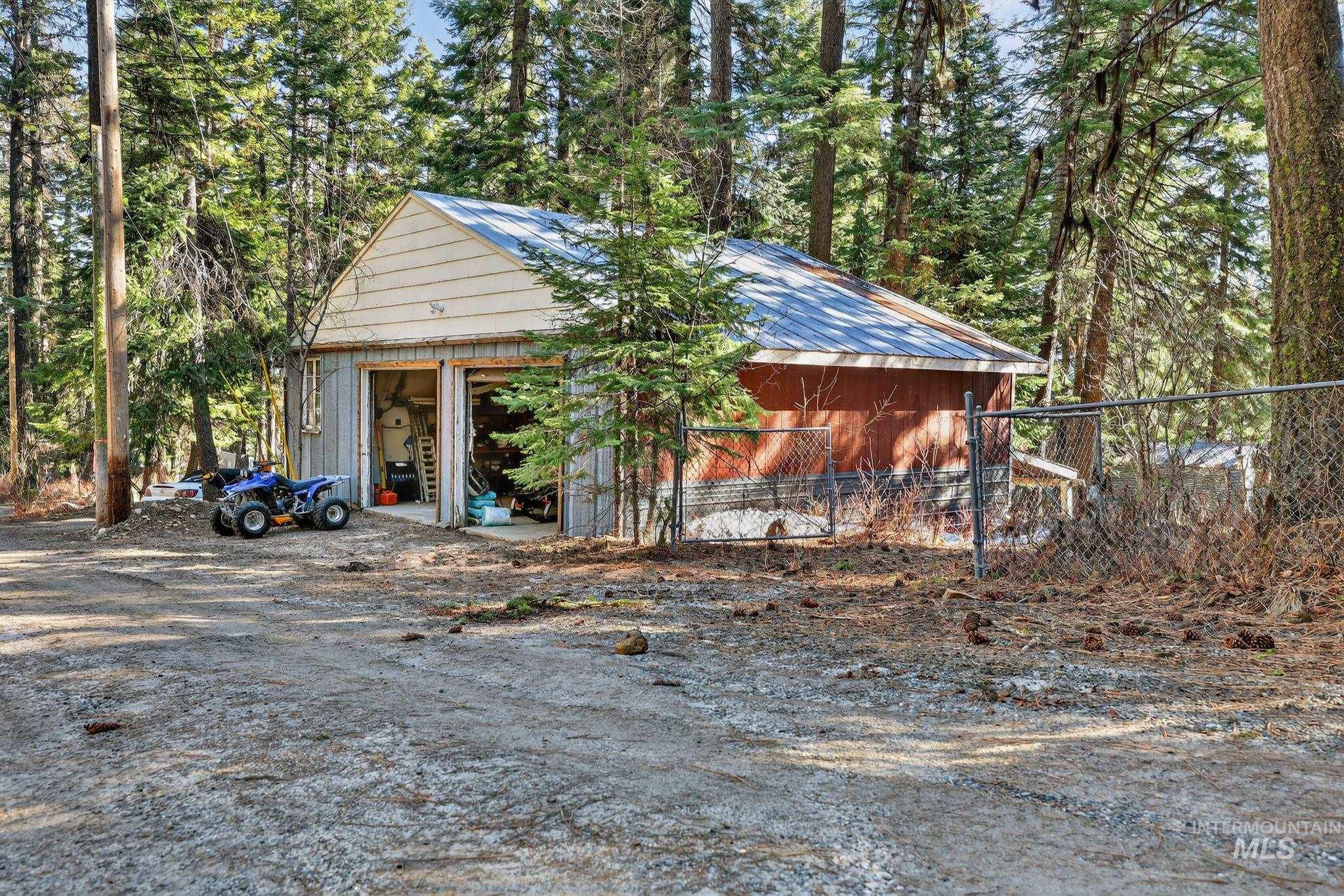 654 Bings Rd, Cascade, Idaho 83611, 3 Bedrooms, 2 Bathrooms, Residential For Sale, Price $585,000,MLS 98996672