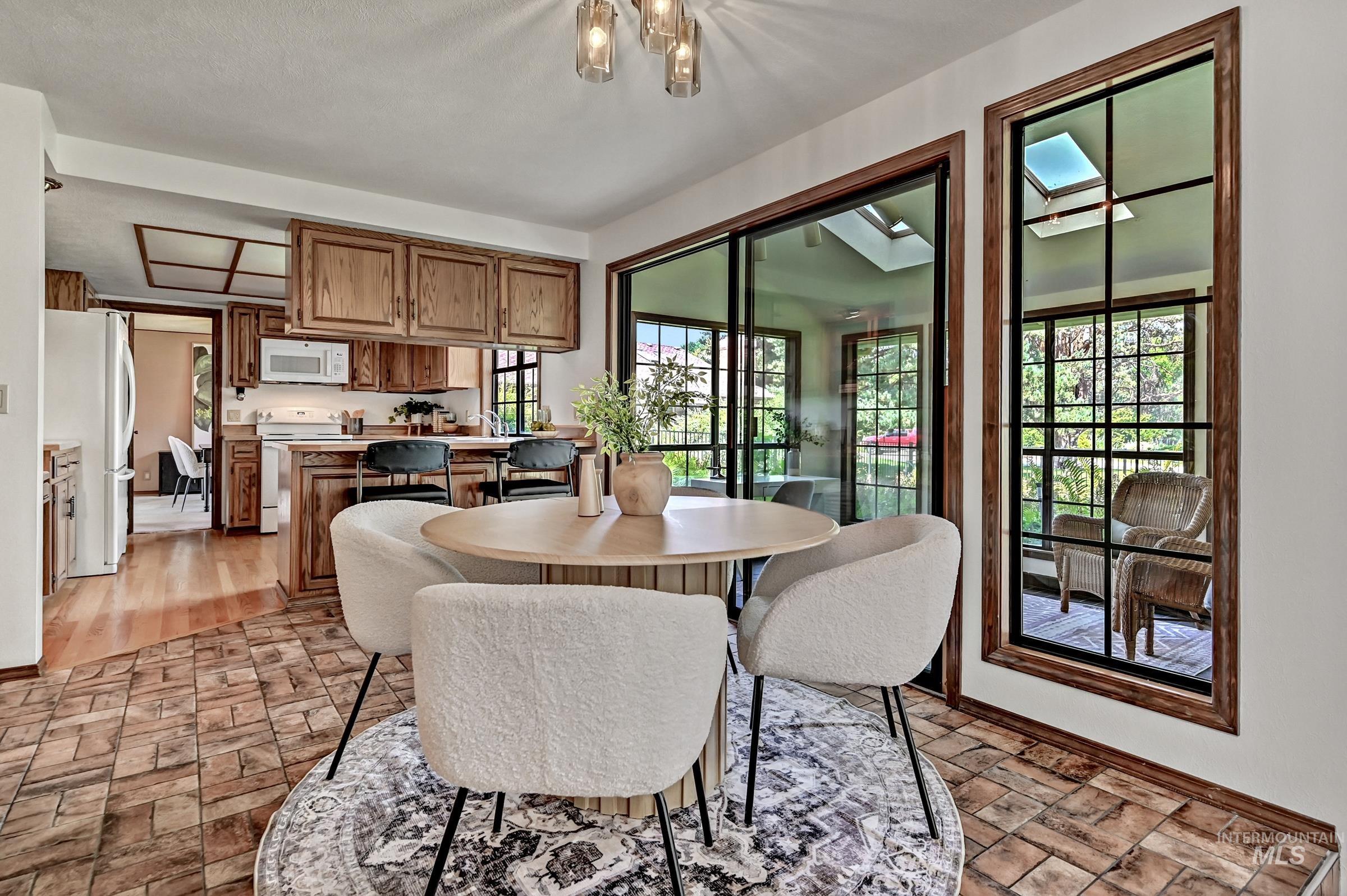 254 E Old Saybrook, Boise, Idaho 83706, 4 Bedrooms, 3 Bathrooms, Residential For Sale, Price $800,000, 98996673
