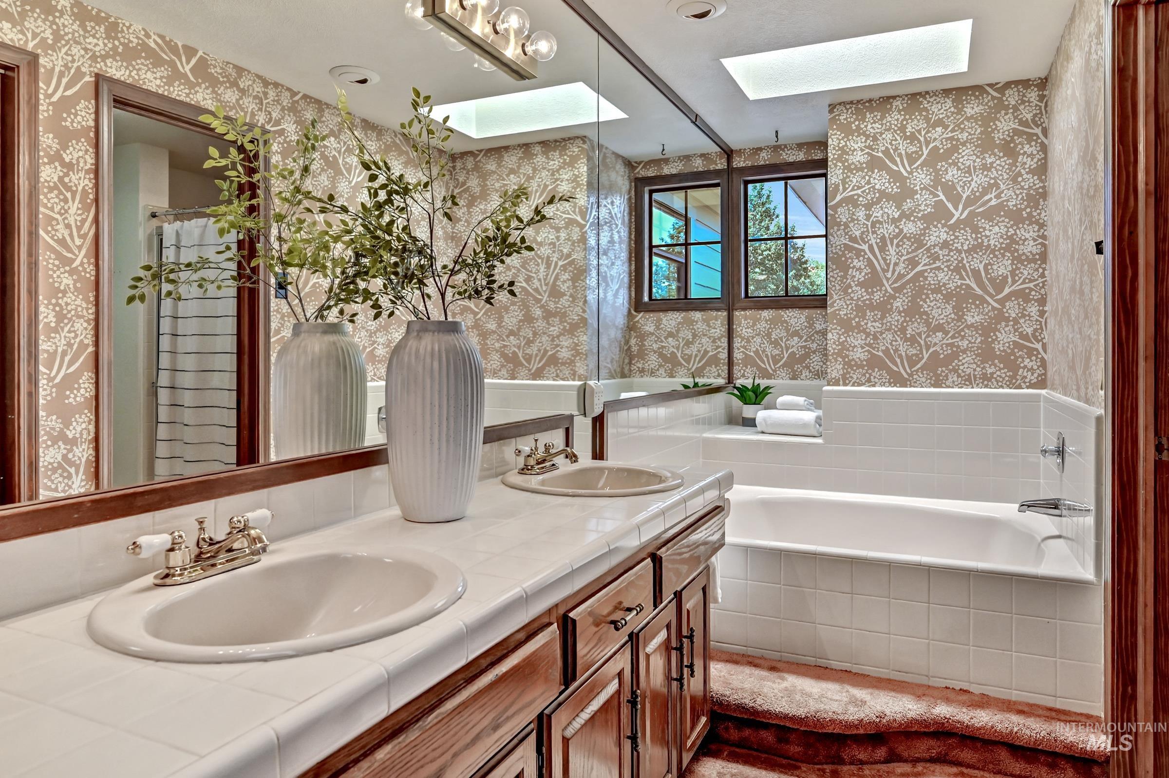 254 E Old Saybrook, Boise, Idaho 83706, 4 Bedrooms, 3 Bathrooms, Residential For Sale, Price $800,000, 98996673