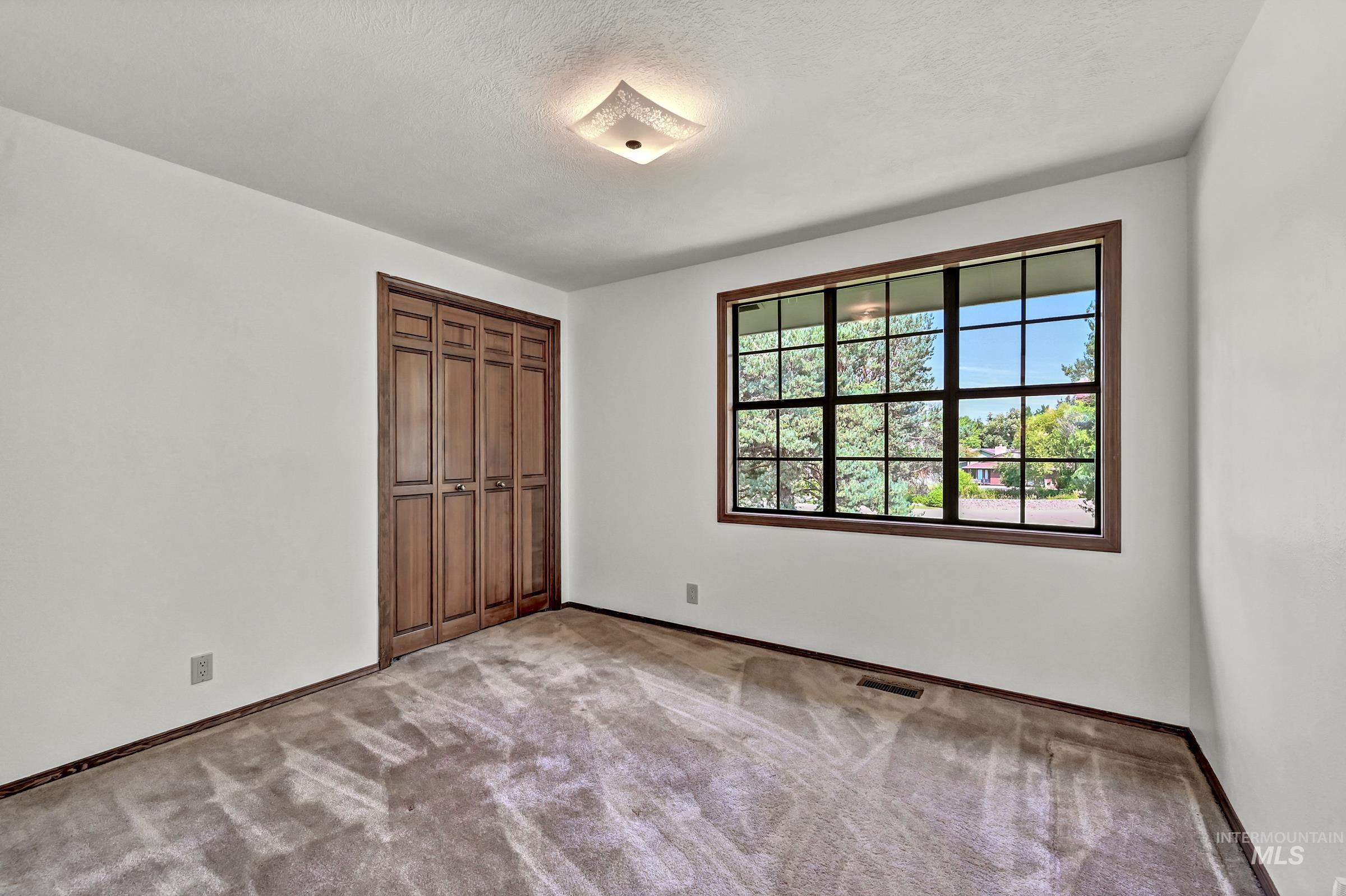 254 E Old Saybrook, Boise, Idaho 83706, 4 Bedrooms, 3 Bathrooms, Residential For Sale, Price $800,000, 98996673