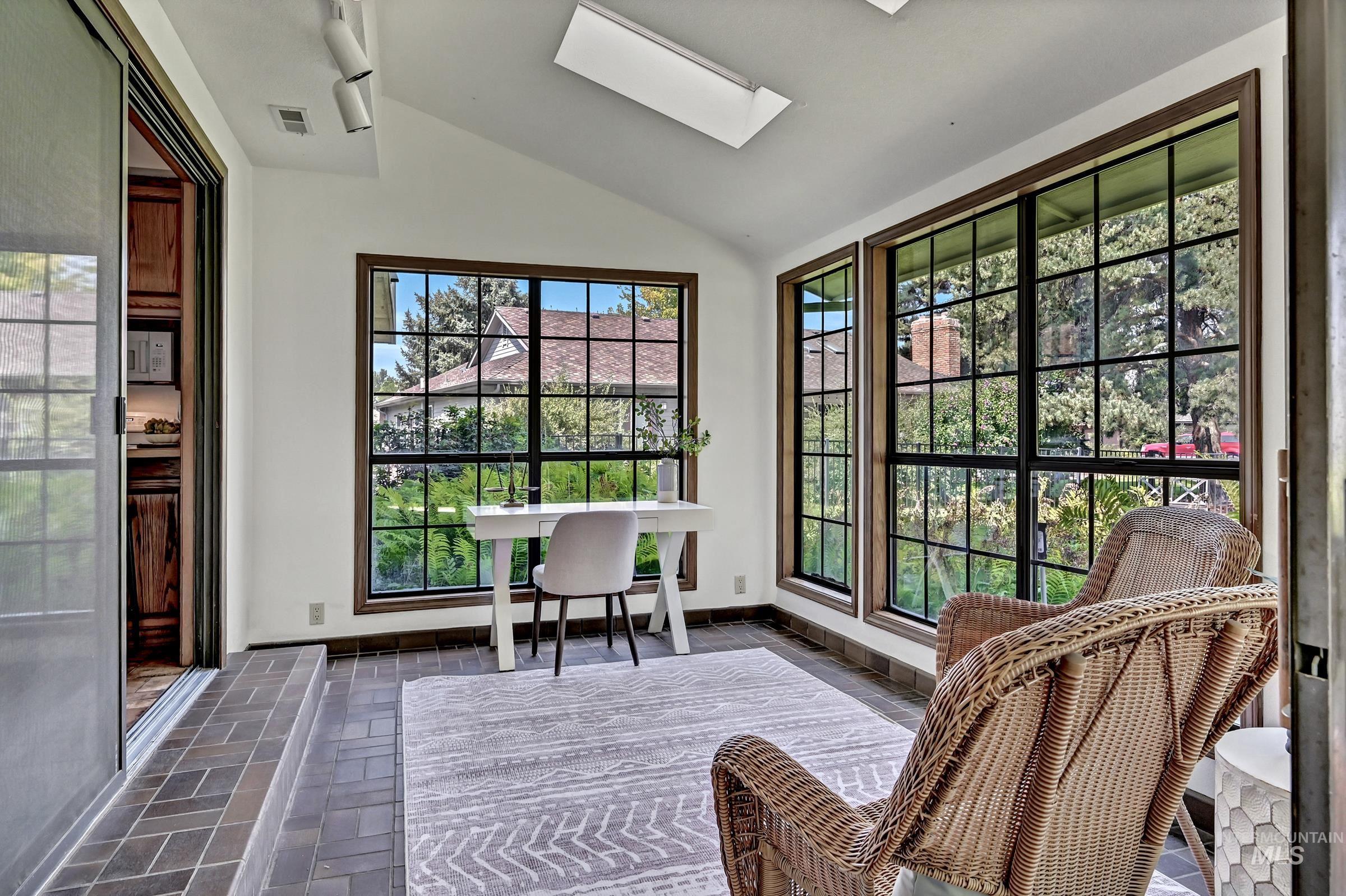254 E Old Saybrook, Boise, Idaho 83706, 4 Bedrooms, 3 Bathrooms, Residential For Sale, Price $800,000, 98996673