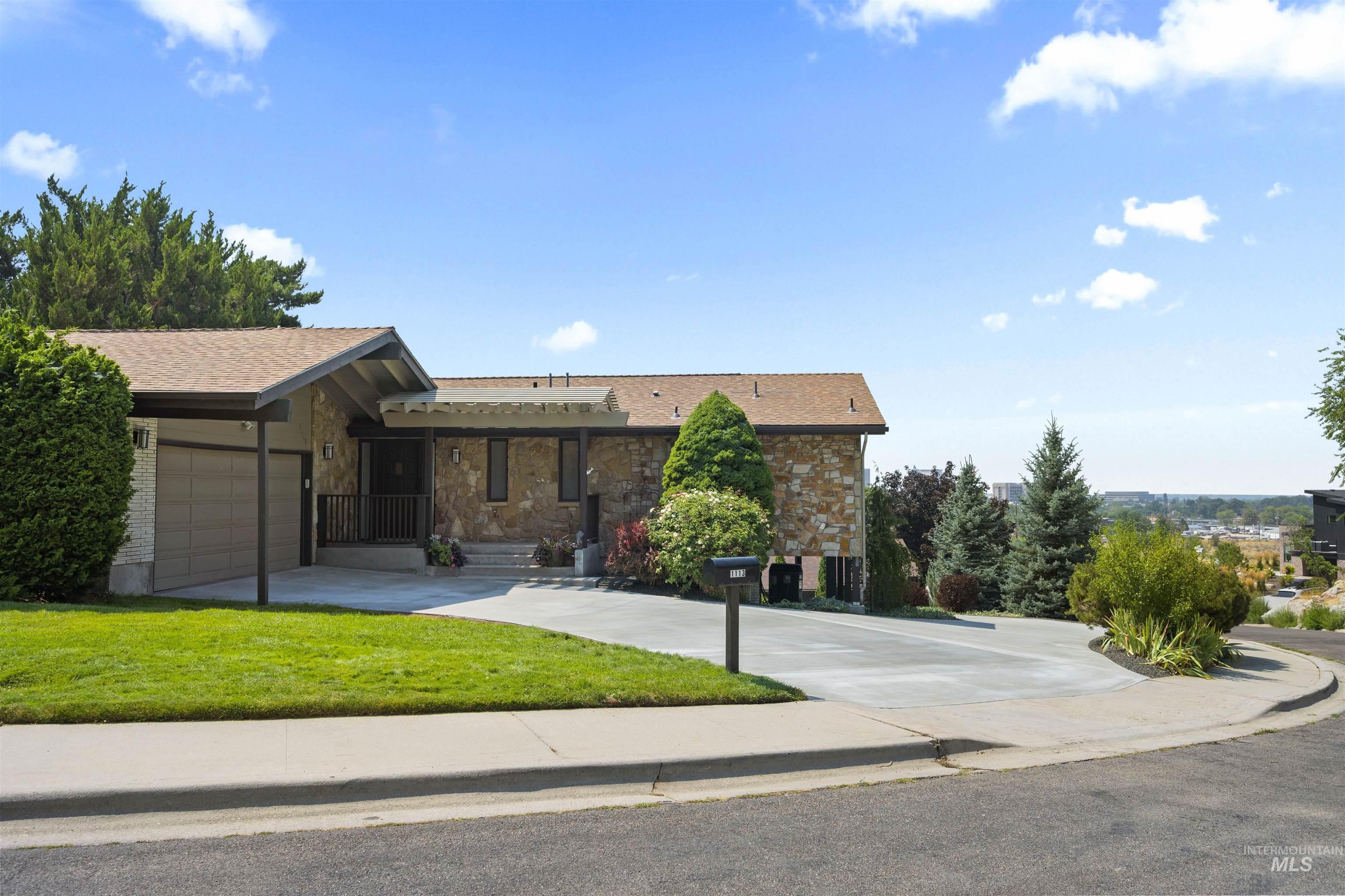 1113 E Santa Maria Dr, Boise, Idaho 83712, 4 Bedrooms, 3 Bathrooms, Residential For Sale, Price $1,549,000,MLS 98996707