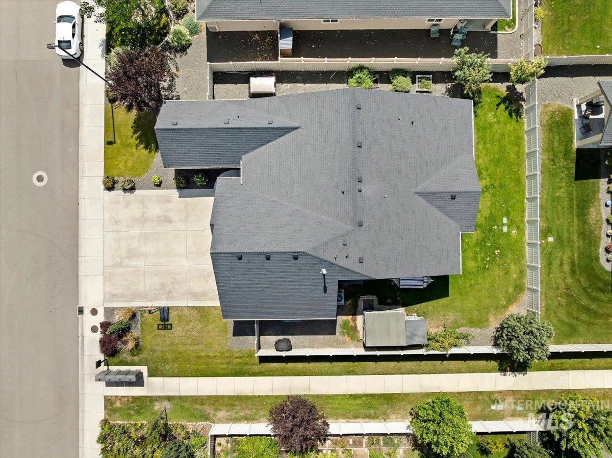 1653 Shoal Point Ave, Middleton, Idaho 83644, 3 Bedrooms, 2 Bathrooms, Residential For Sale, Price $510,000,MLS 98996719