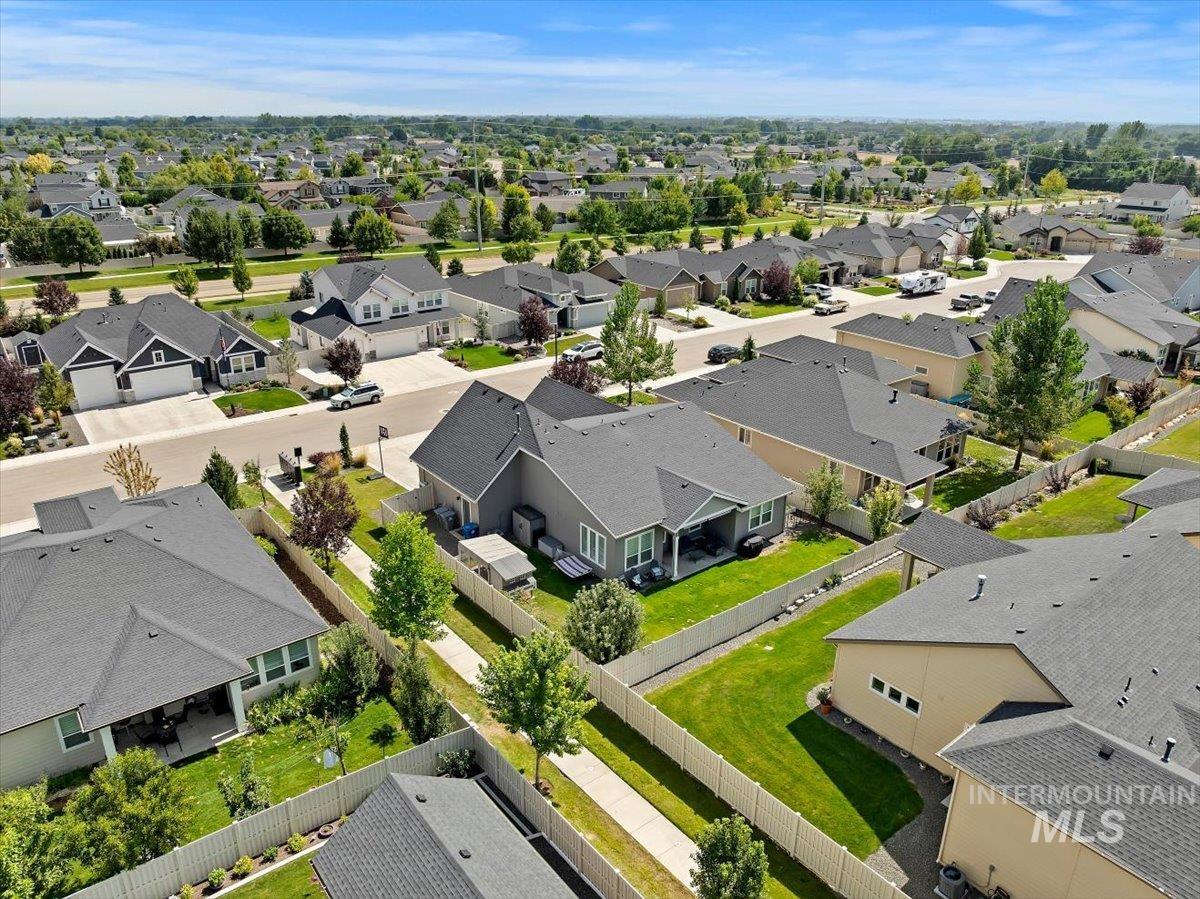 1653 Shoal Point Ave, Middleton, Idaho 83644, 3 Bedrooms, 2 Bathrooms, Residential For Sale, Price $510,000,MLS 98996719