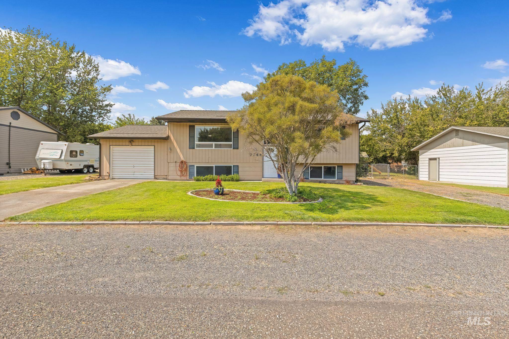 2744 Rainier Street, Clarkston, Washington 99403, 4 Bedrooms, 2 Bathrooms, Residential For Sale, Price $430,000,MLS 98996723