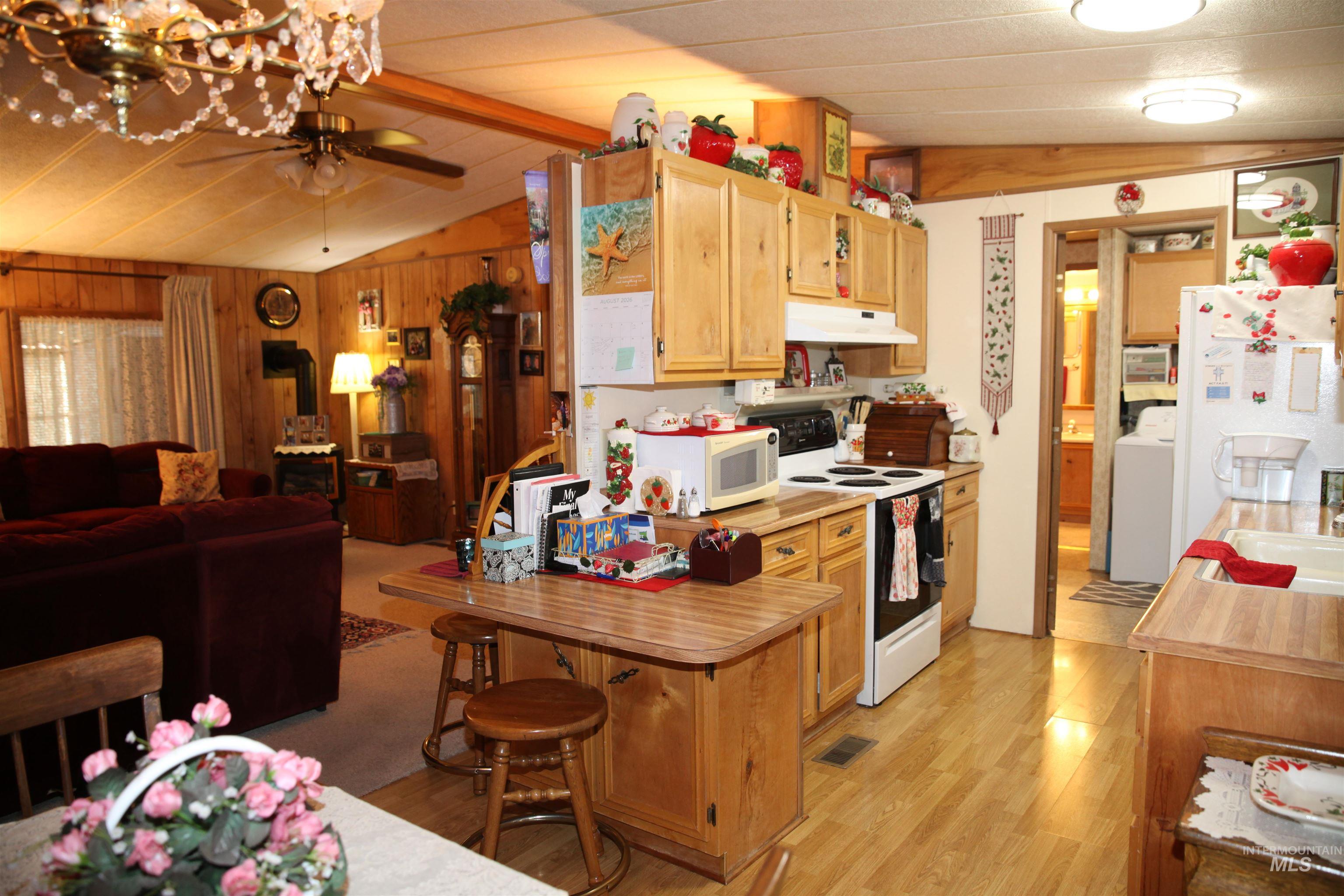 910 Moonglo Road Space #72, Buhl, Idaho 83316, 3 Bedrooms, 2 Bathrooms, Residential For Sale, Price $115,000,MLS 98996730