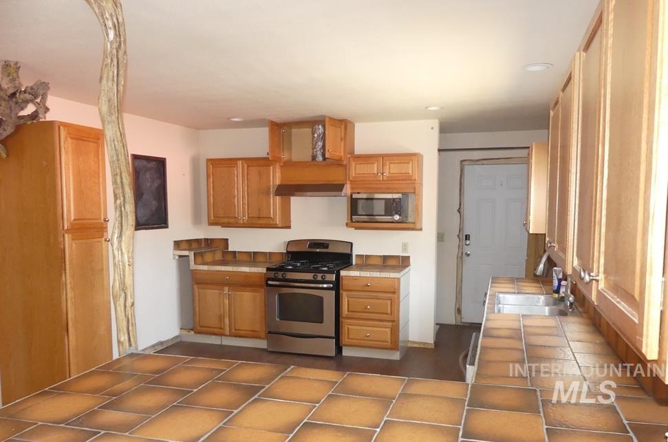 130 River Street, White Bird, Idaho 83554, 2 Bedrooms, Business/Commercial For Sale, Price $279,000,MLS 98996732