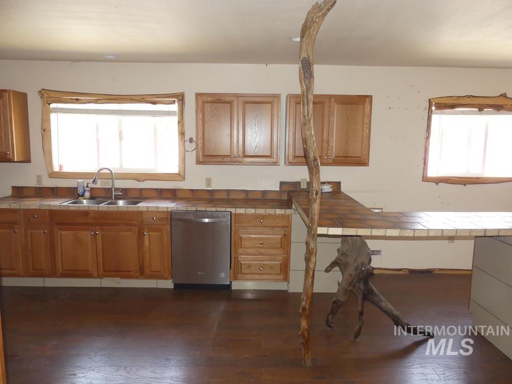 130 River Street, White Bird, Idaho 83554, 2 Bedrooms, Business/Commercial For Sale, Price $279,000,MLS 98996732