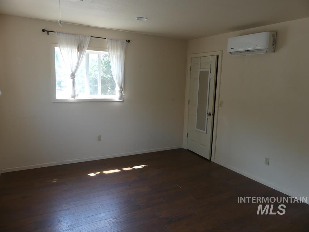 130 River Street, White Bird, Idaho 83554, 2 Bedrooms, Business/Commercial For Sale, Price $279,000,MLS 98996732