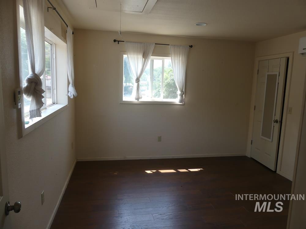 130 River Street, White Bird, Idaho 83554, 2 Bedrooms, Business/Commercial For Sale, Price $279,000,MLS 98996732