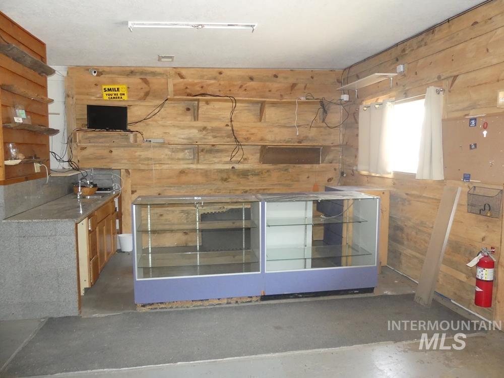 130 River Street, White Bird, Idaho 83554, 2 Bedrooms, Business/Commercial For Sale, Price $279,000,MLS 98996732