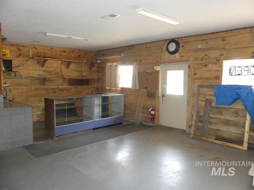 130 River Street, White Bird, Idaho 83554, 2 Bedrooms, Business/Commercial For Sale, Price $279,000,MLS 98996732