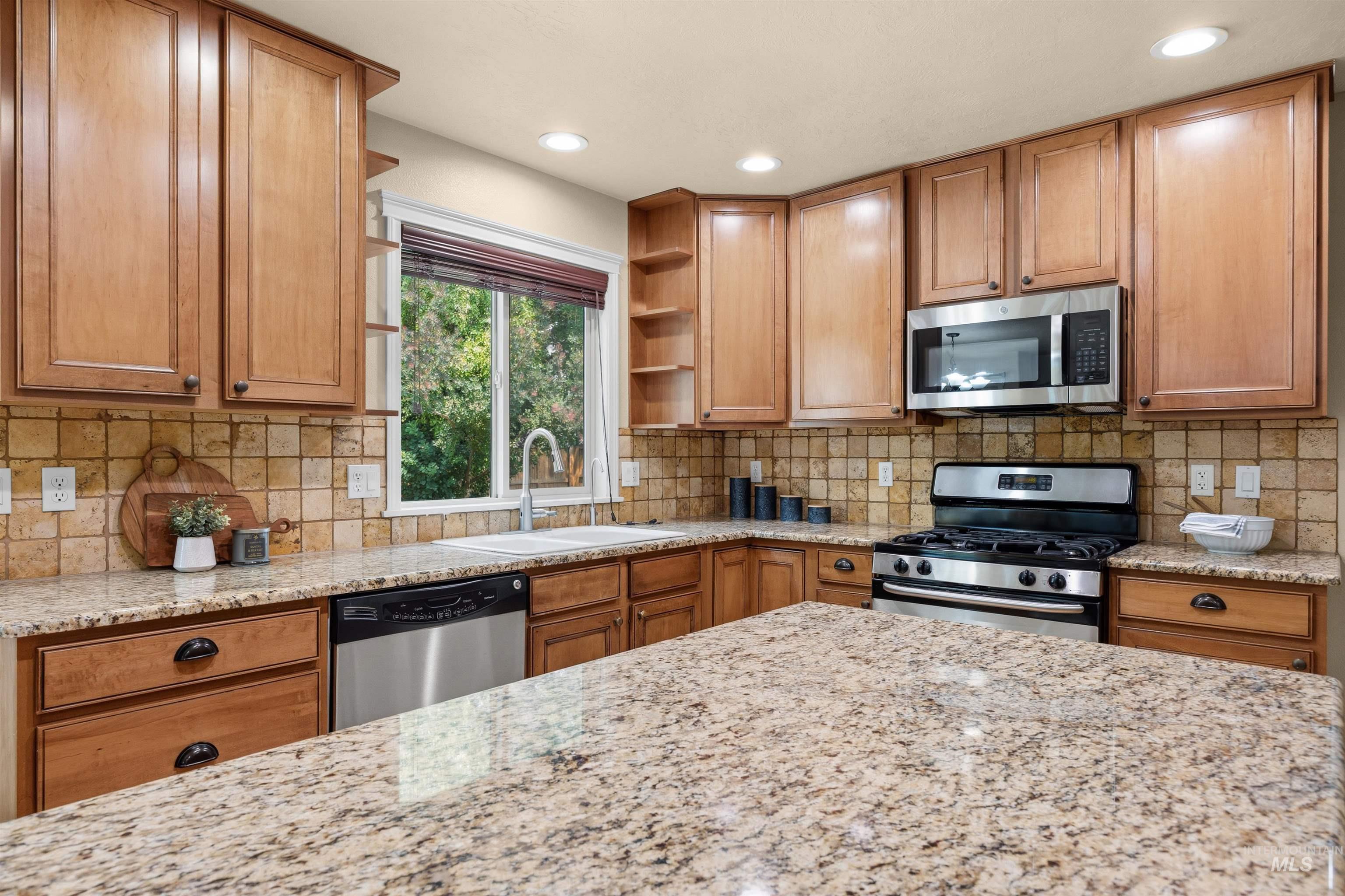 2548 E Omera Street, Meridian, Idaho 83646, 4 Bedrooms, 2.5 Bathrooms, Residential For Sale, Price $630,000, 98996743