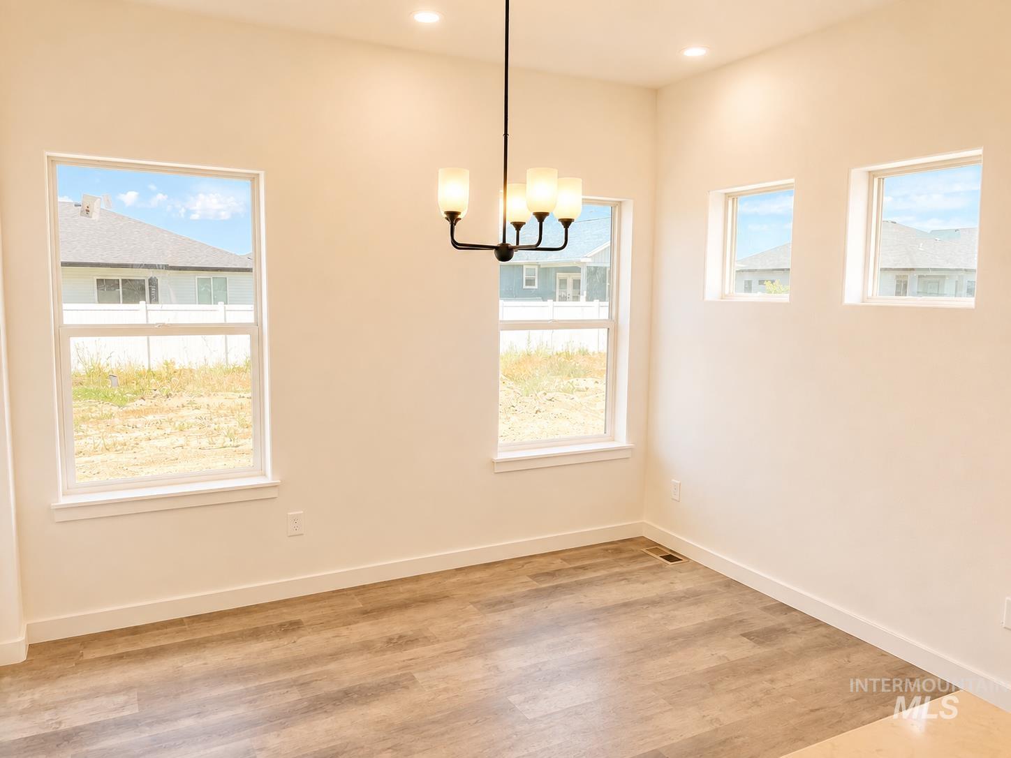1022 Paintbrush Ave, Kimberly, Idaho 83341, 3 Bedrooms, 2 Bathrooms, Residential For Sale, Price $412,900,MLS 98996749