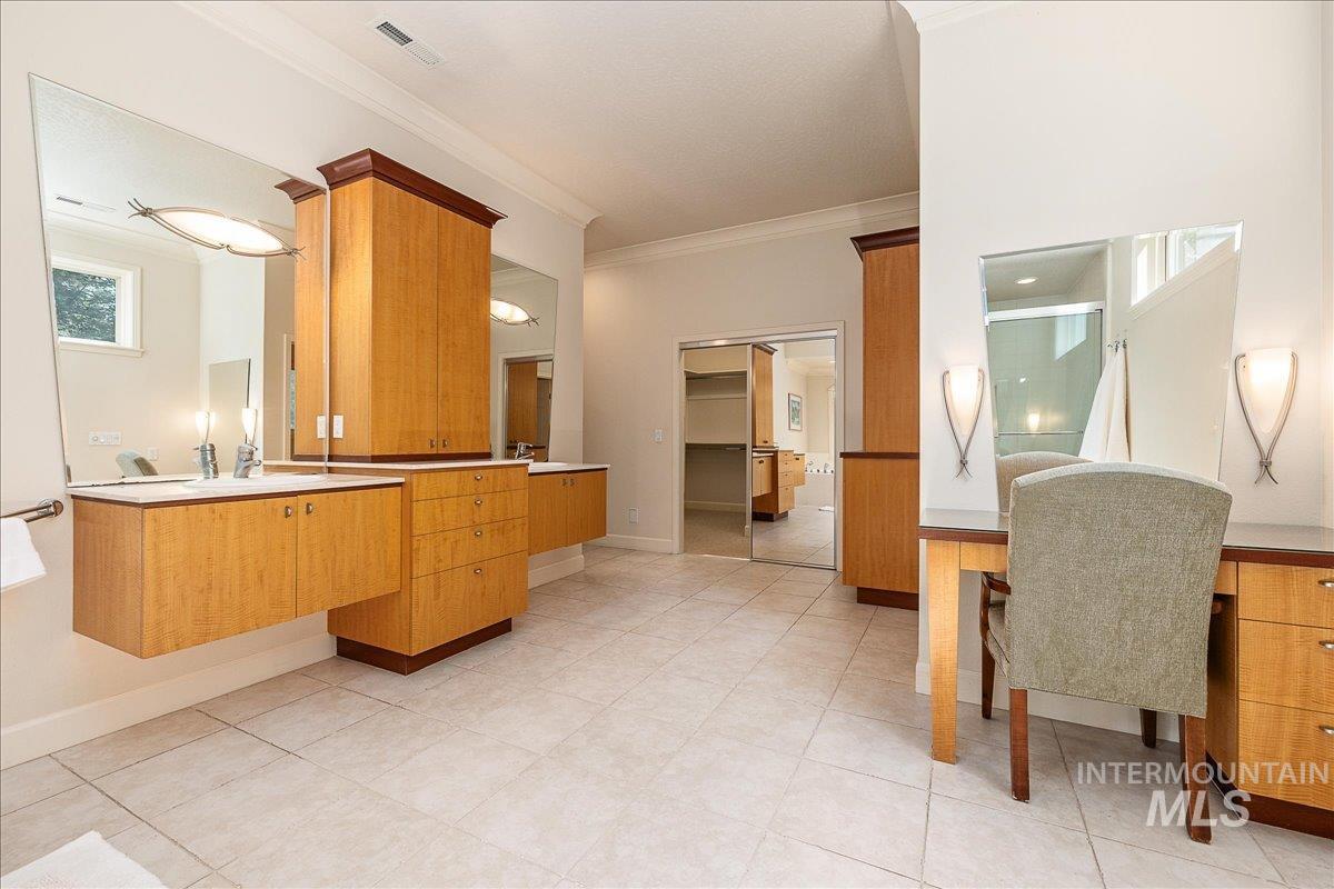 2419 North Sevenoaks Place, Eagle, Idaho 83616, 4 Bedrooms, 5 Bathrooms, Residential For Sale, Price $1,890,000, 98996759