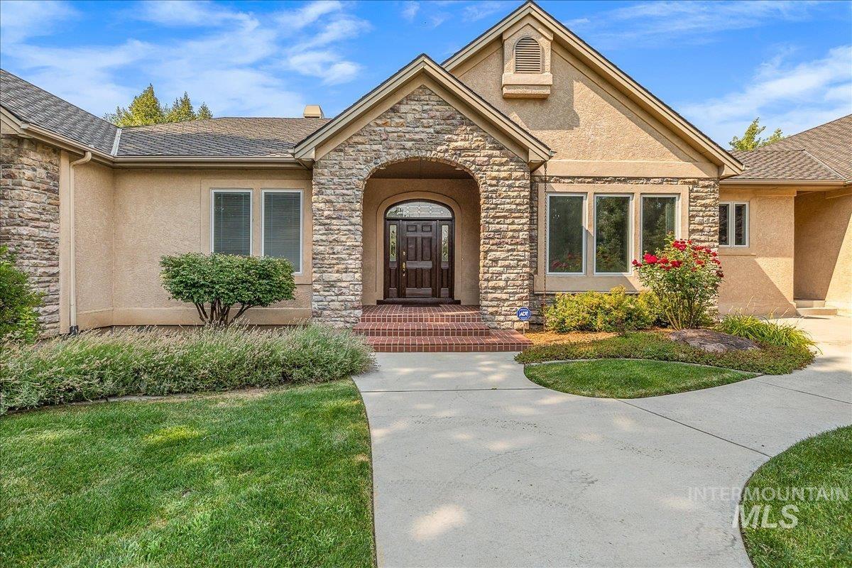 2419 North Sevenoaks Place, Eagle, Idaho 83616, 4 Bedrooms, 5 Bathrooms, Residential For Sale, Price $1,890,000, 98996759