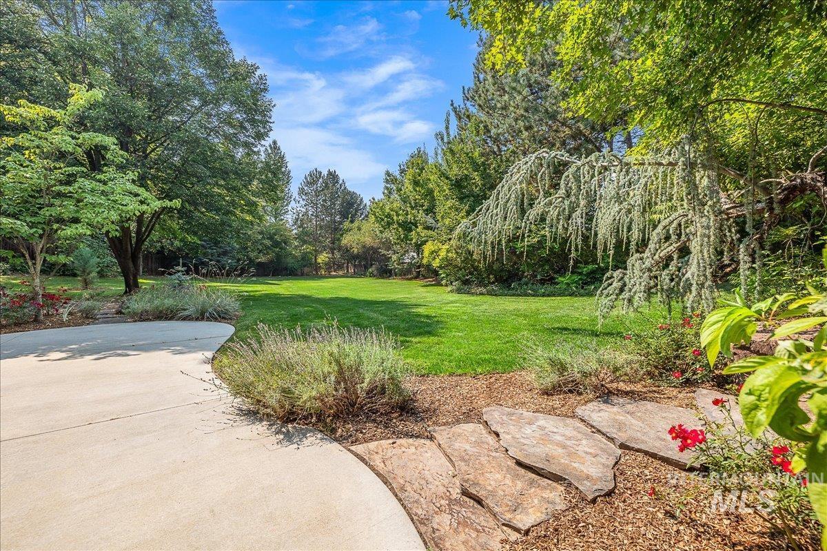 2419 North Sevenoaks Place, Eagle, Idaho 83616, 4 Bedrooms, 5 Bathrooms, Residential For Sale, Price $1,890,000, 98996759