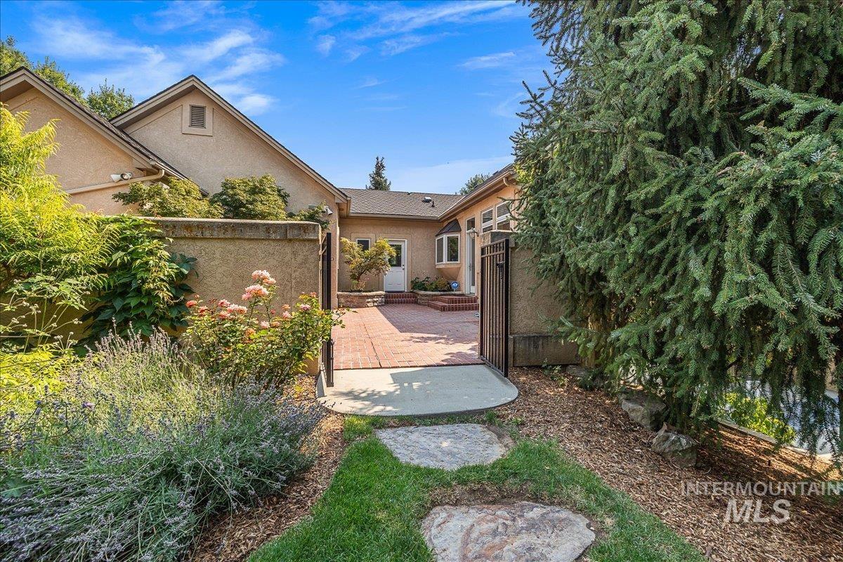 2419 North Sevenoaks Place, Eagle, Idaho 83616, 4 Bedrooms, 5 Bathrooms, Residential For Sale, Price $1,890,000, 98996759