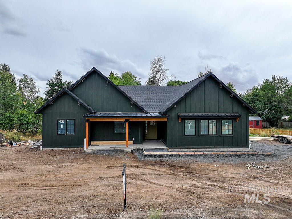 1062 N Mountain View, Moscow, Idaho 83843, 5 Bedrooms, 3 Bathrooms, Residential For Sale, Price $869,000,MLS 98996771