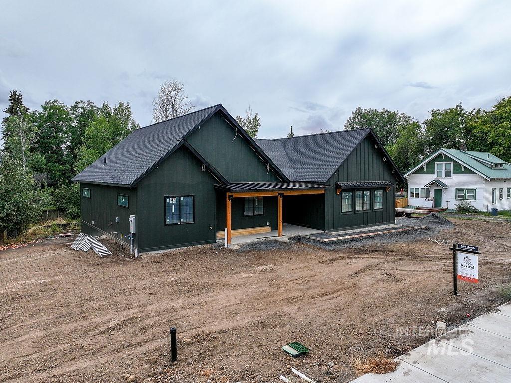 1062 N Mountain View, Moscow, Idaho 83843, 5 Bedrooms, 3 Bathrooms, Residential For Sale, Price $869,000,MLS 98996771