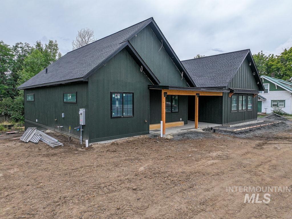 1062 N Mountain View, Moscow, Idaho 83843, 5 Bedrooms, 3 Bathrooms, Residential For Sale, Price $869,000,MLS 98996771