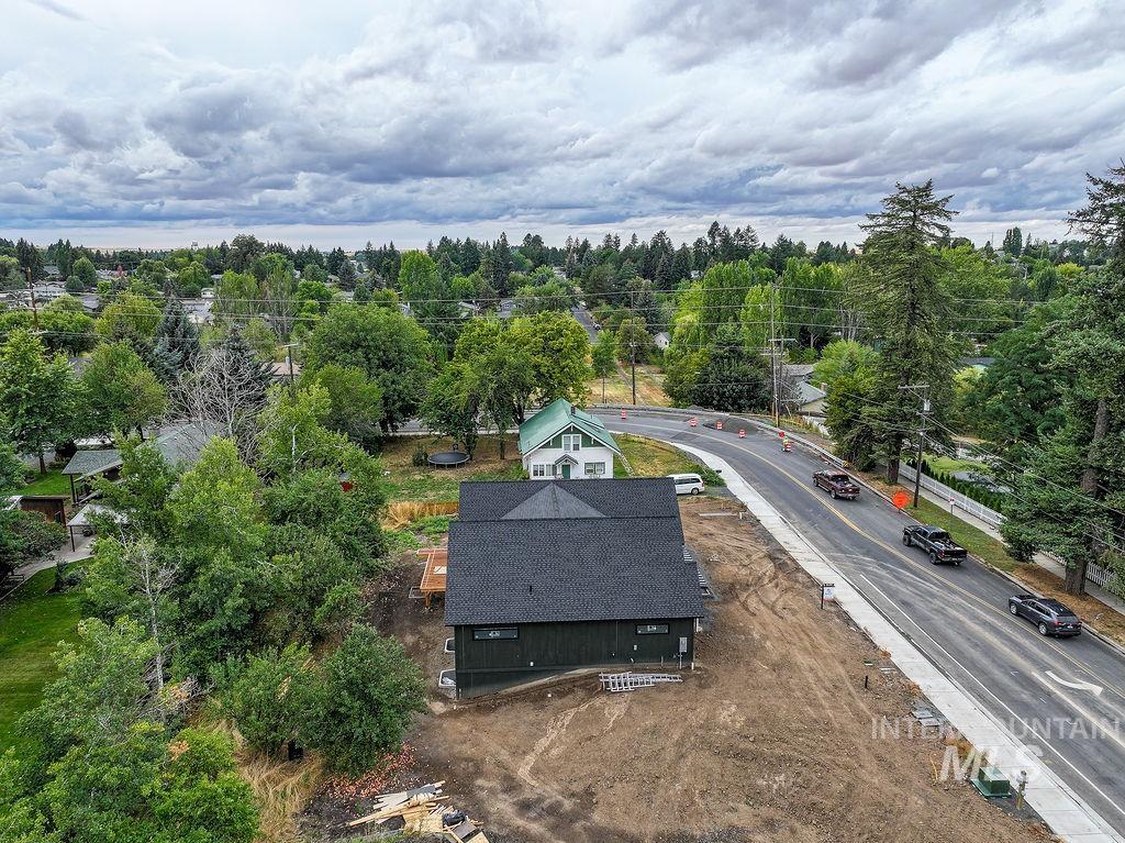 1062 N Mountain View, Moscow, Idaho 83843, 5 Bedrooms, 3 Bathrooms, Residential For Sale, Price $869,000,MLS 98996771