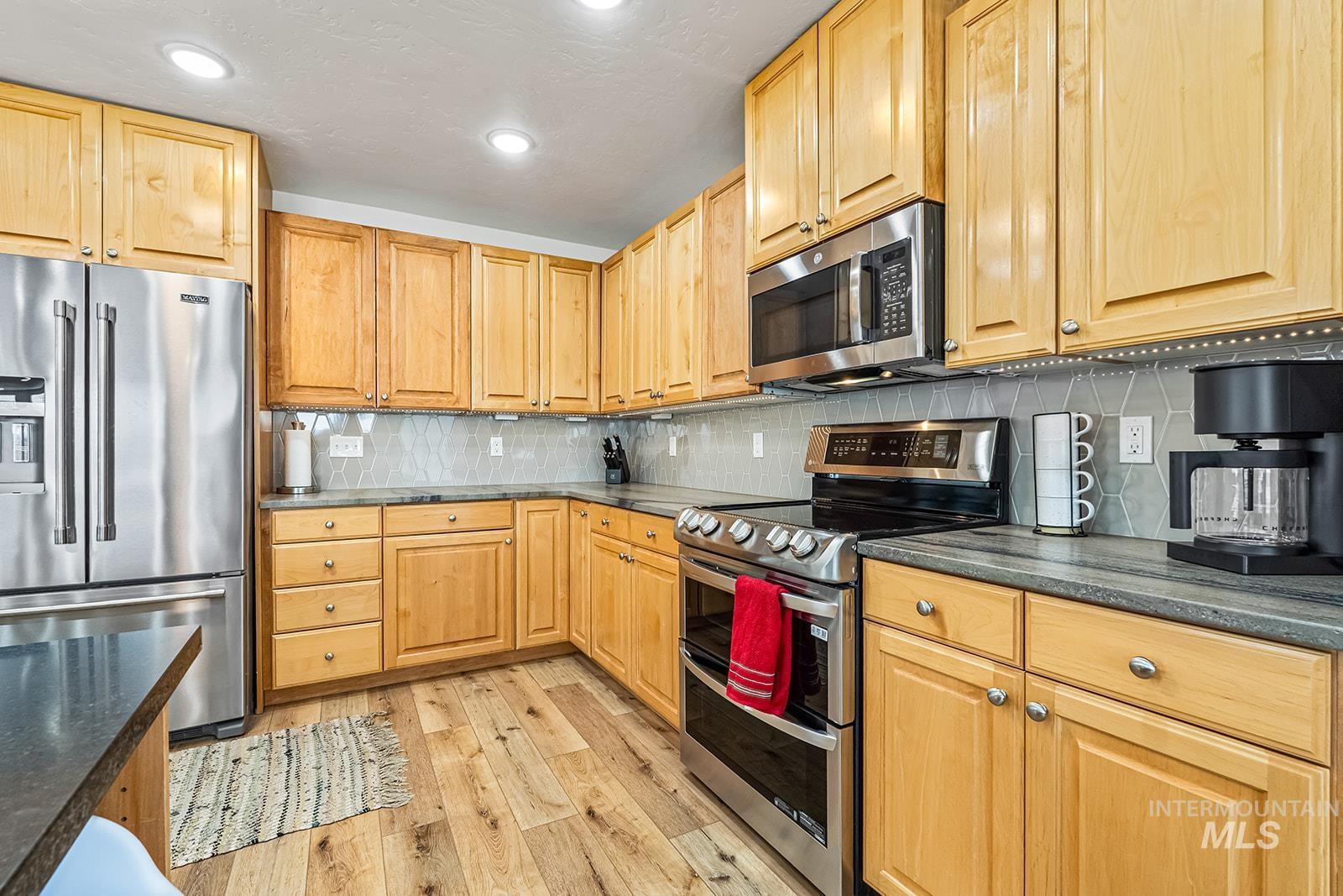 8481 Big Foot Rd, Melba, Idaho 83641, 4 Bedrooms, 2 Bathrooms, Residential Income For Sale, Price $1,100,000,MLS 98996772