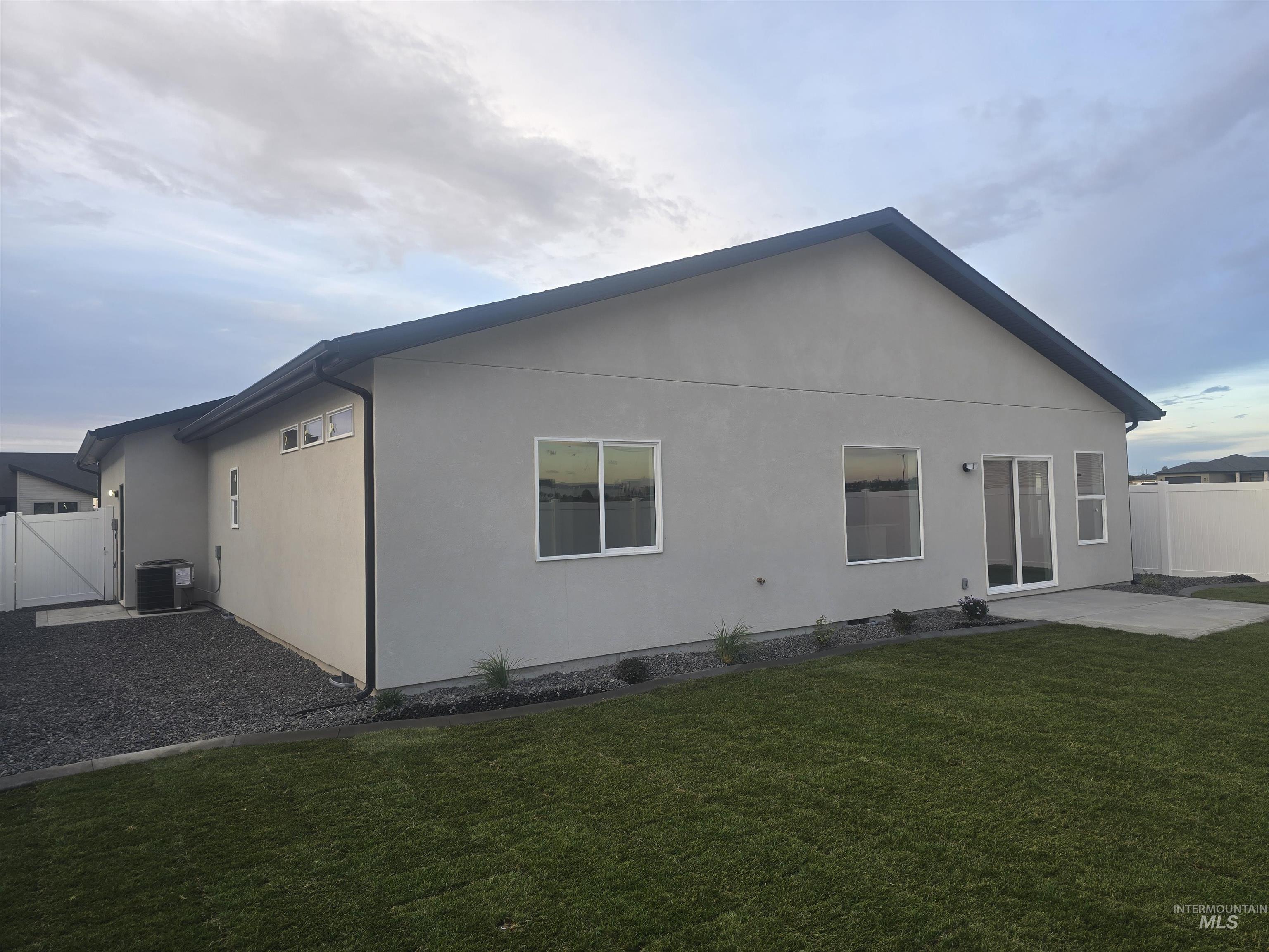 3122 Orion Ave, Twin Falls, Idaho 83301, 3 Bedrooms, 2 Bathrooms, Residential For Sale, Price $435,000,MLS 98996784