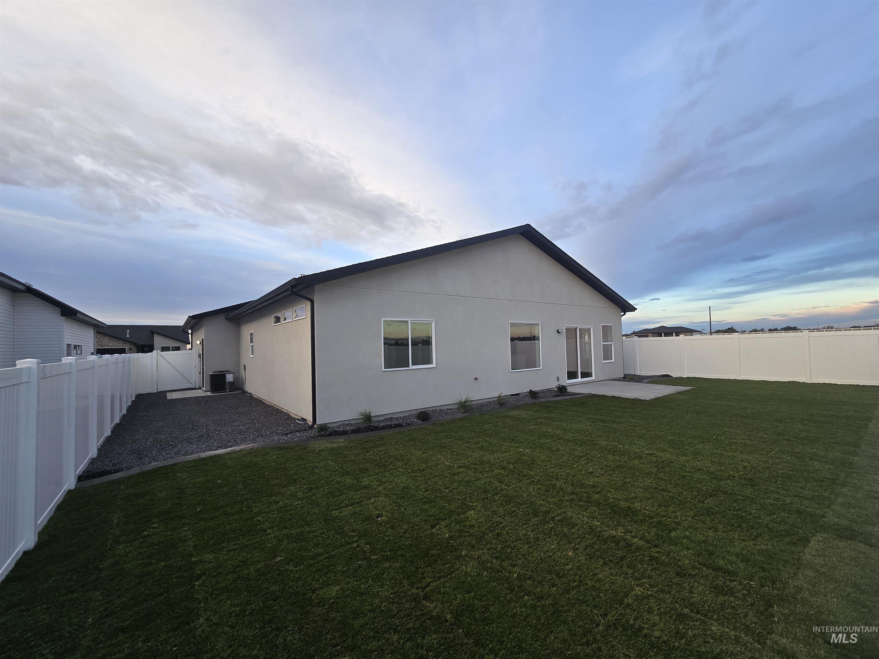 3122 Orion Ave, Twin Falls, Idaho 83301, 3 Bedrooms, 2 Bathrooms, Residential For Sale, Price $435,000,MLS 98996784