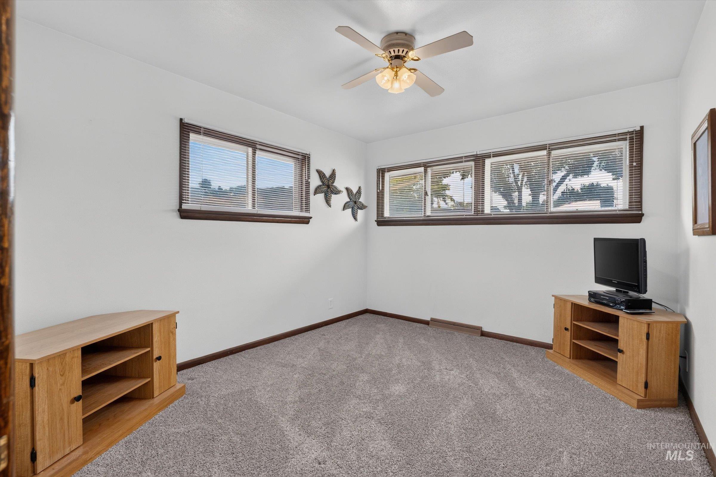 1119 Meadowbrook Ln, Pocatello, Idaho 83201, 3 Bedrooms, 2 Bathrooms, Residential For Sale, Price $389,900,MLS 98996789