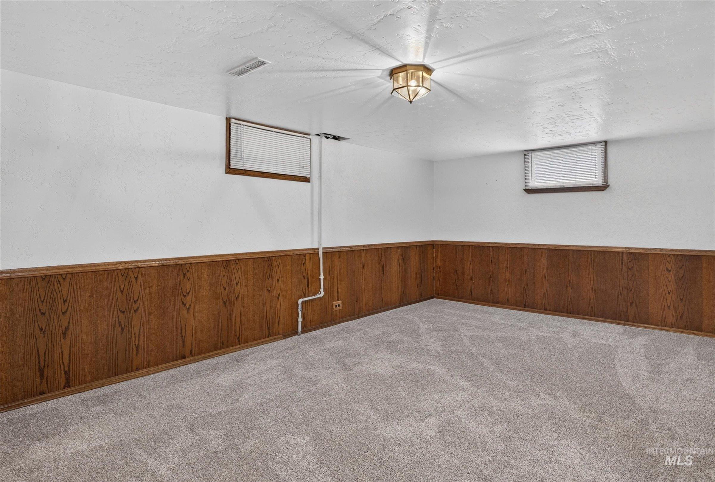 1119 Meadowbrook Ln, Pocatello, Idaho 83201, 3 Bedrooms, 2 Bathrooms, Residential For Sale, Price $389,900,MLS 98996789