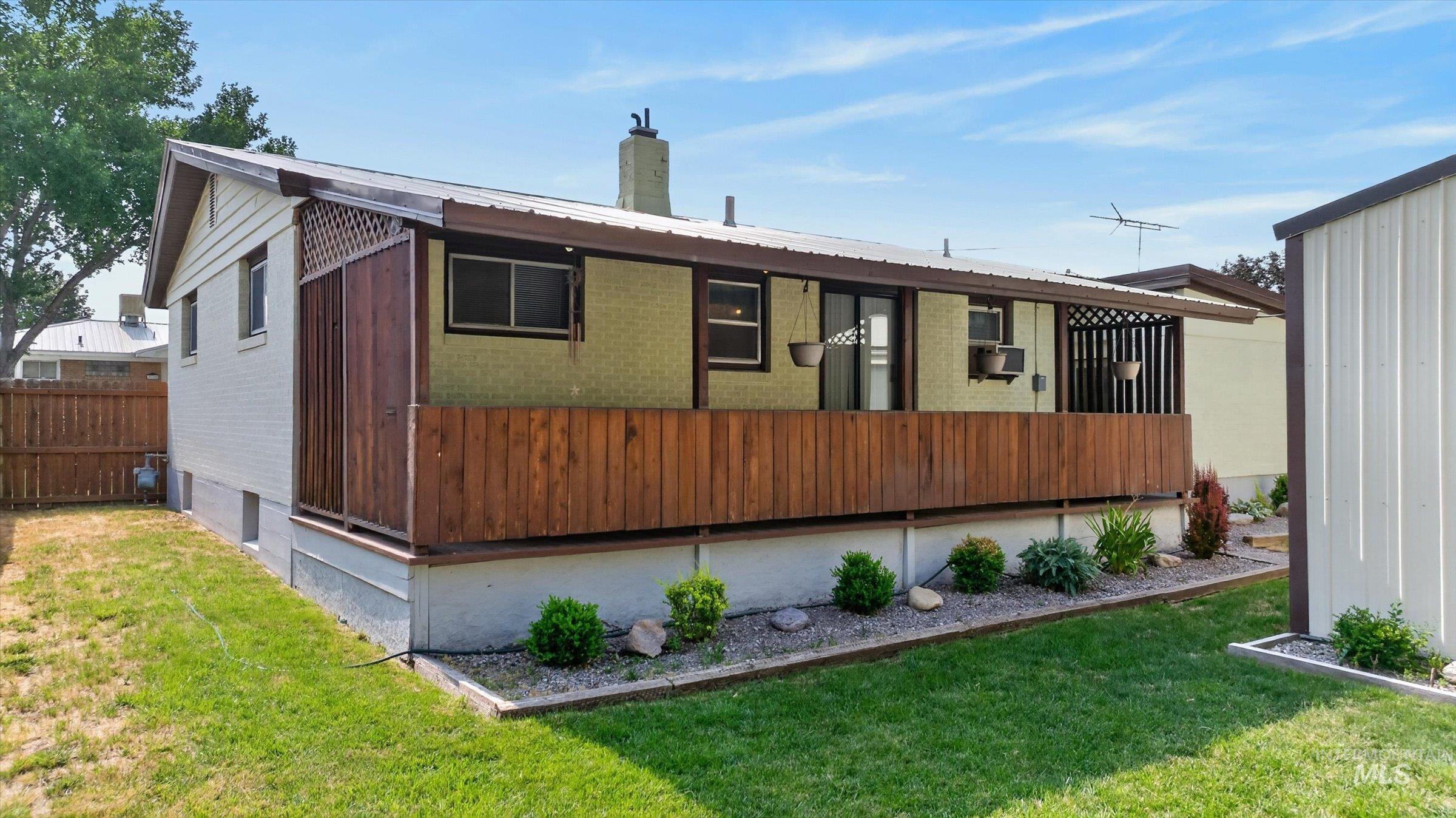 1119 Meadowbrook Ln, Pocatello, Idaho 83201, 3 Bedrooms, 2 Bathrooms, Residential For Sale, Price $389,900,MLS 98996789