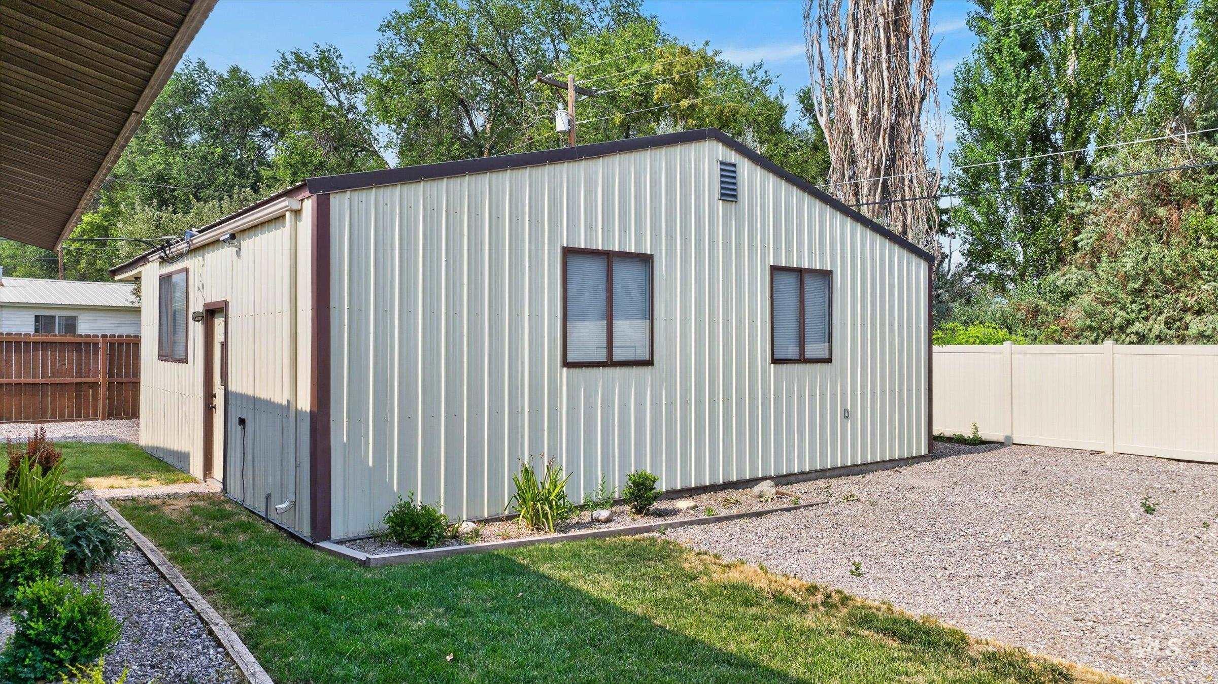 1119 Meadowbrook Ln, Pocatello, Idaho 83201, 3 Bedrooms, 2 Bathrooms, Residential For Sale, Price $389,900,MLS 98996789