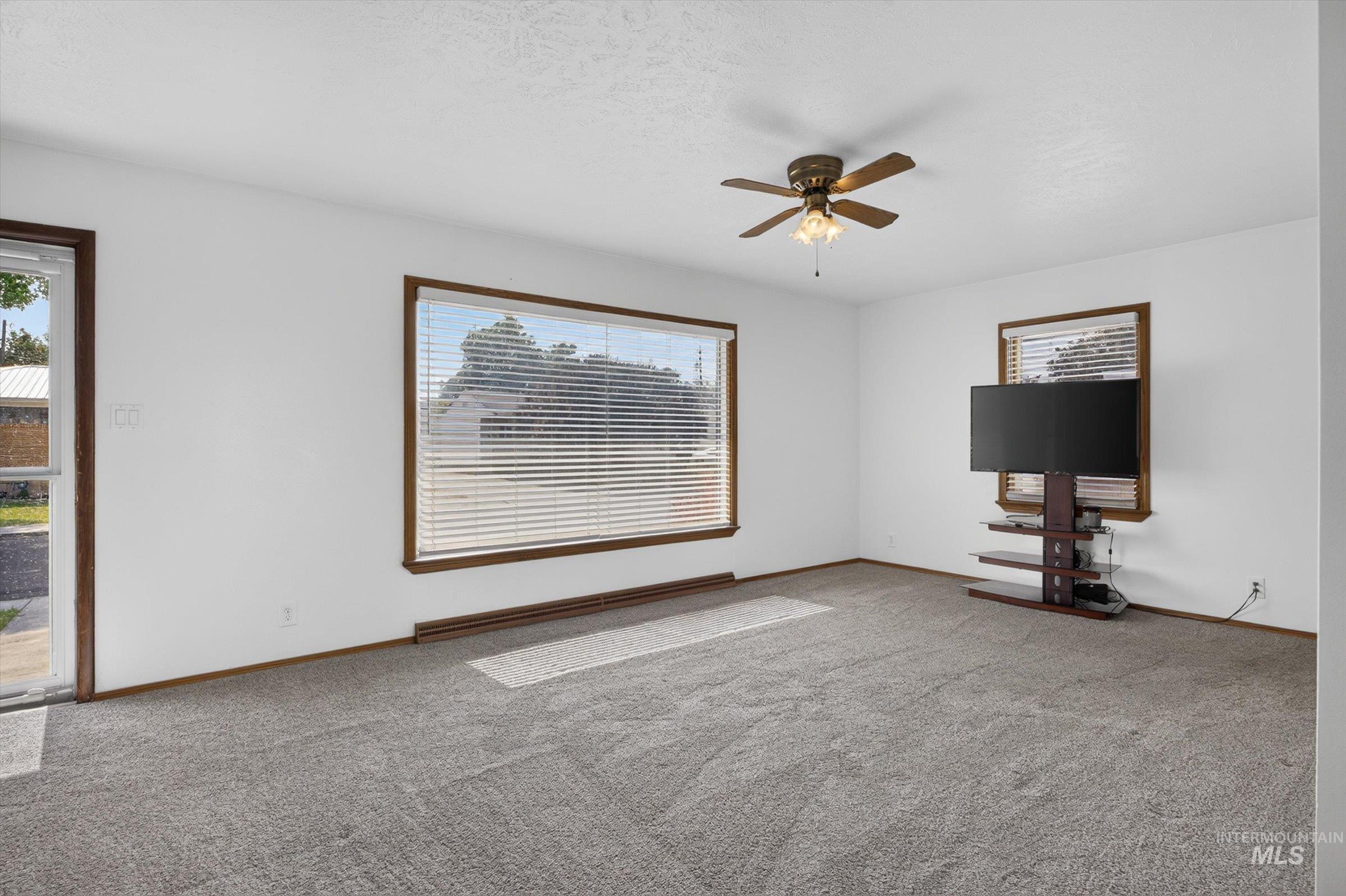 1119 Meadowbrook Ln, Pocatello, Idaho 83201, 3 Bedrooms, 2 Bathrooms, Residential For Sale, Price $389,900,MLS 98996789