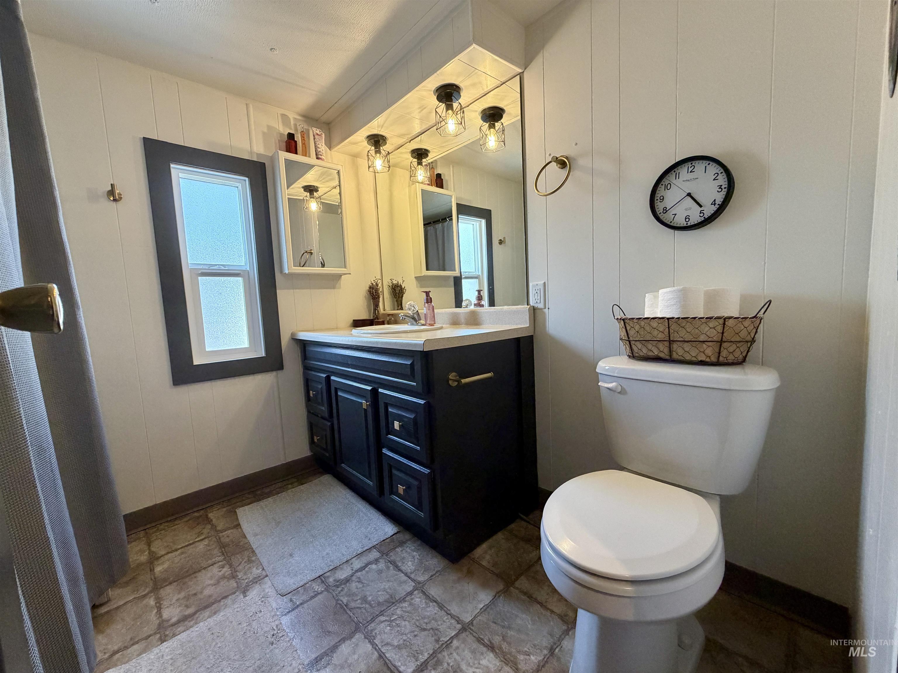 411 N Almon, Moscow, Idaho 83843, 2 Bedrooms, 1 Bathroom, Residential For Sale, Price $51,250, 98996808