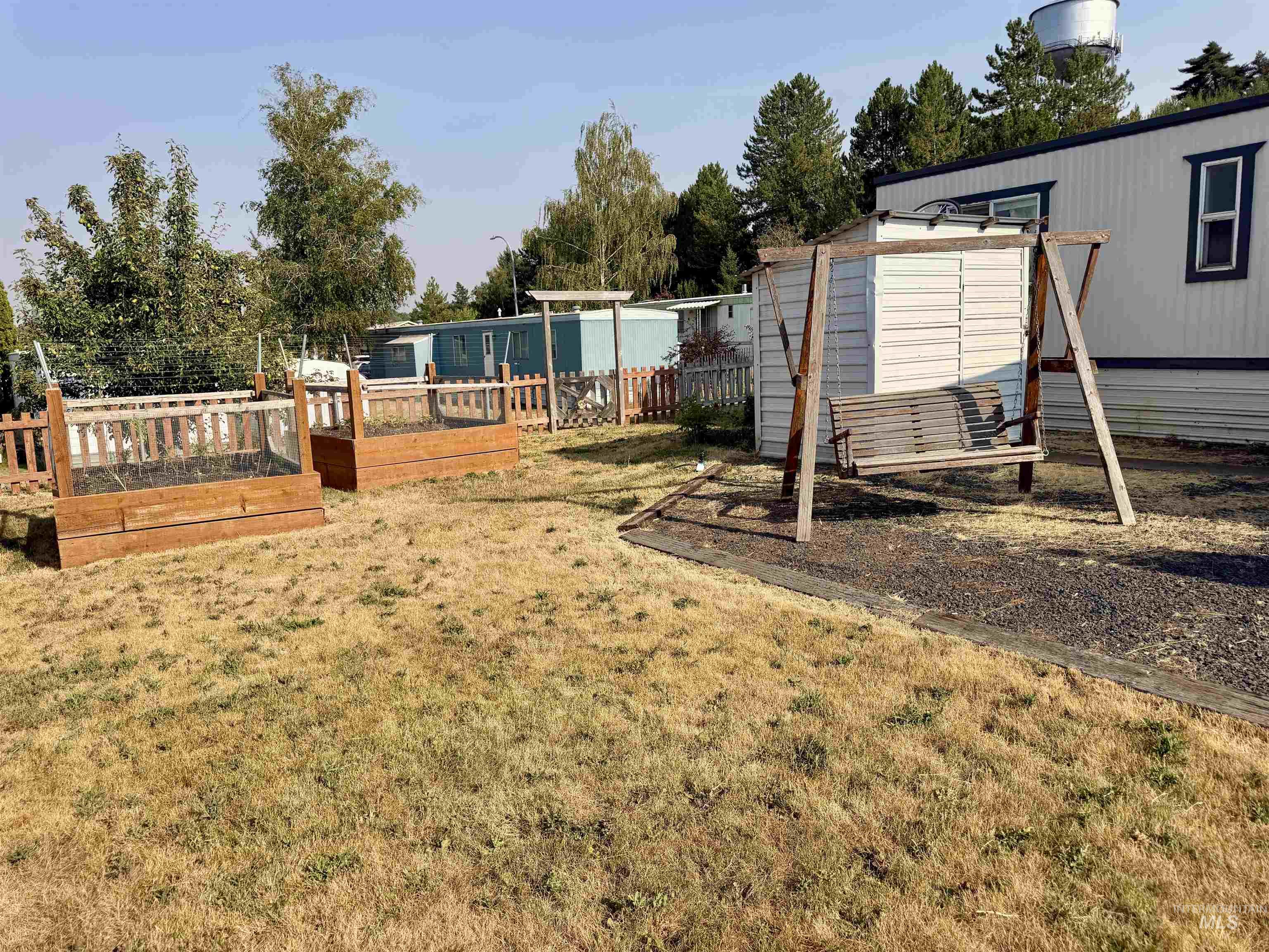 411 N Almon, Moscow, Idaho 83843, 2 Bedrooms, 1 Bathroom, Residential For Sale, Price $51,250, 98996808