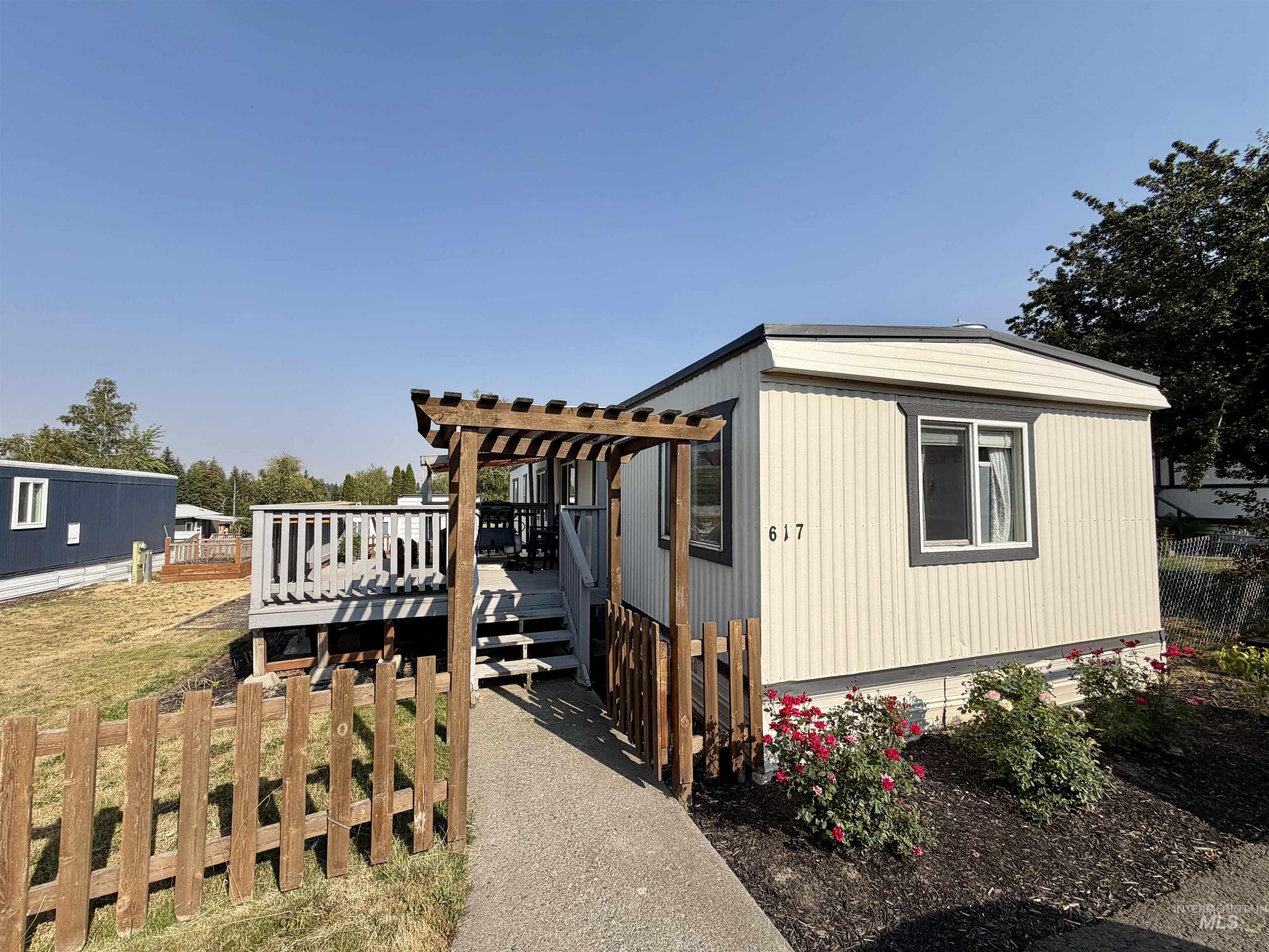 411 N Almon, Moscow, Idaho 83843, 2 Bedrooms, 1 Bathroom, Residential For Sale, Price $51,250, 98996808