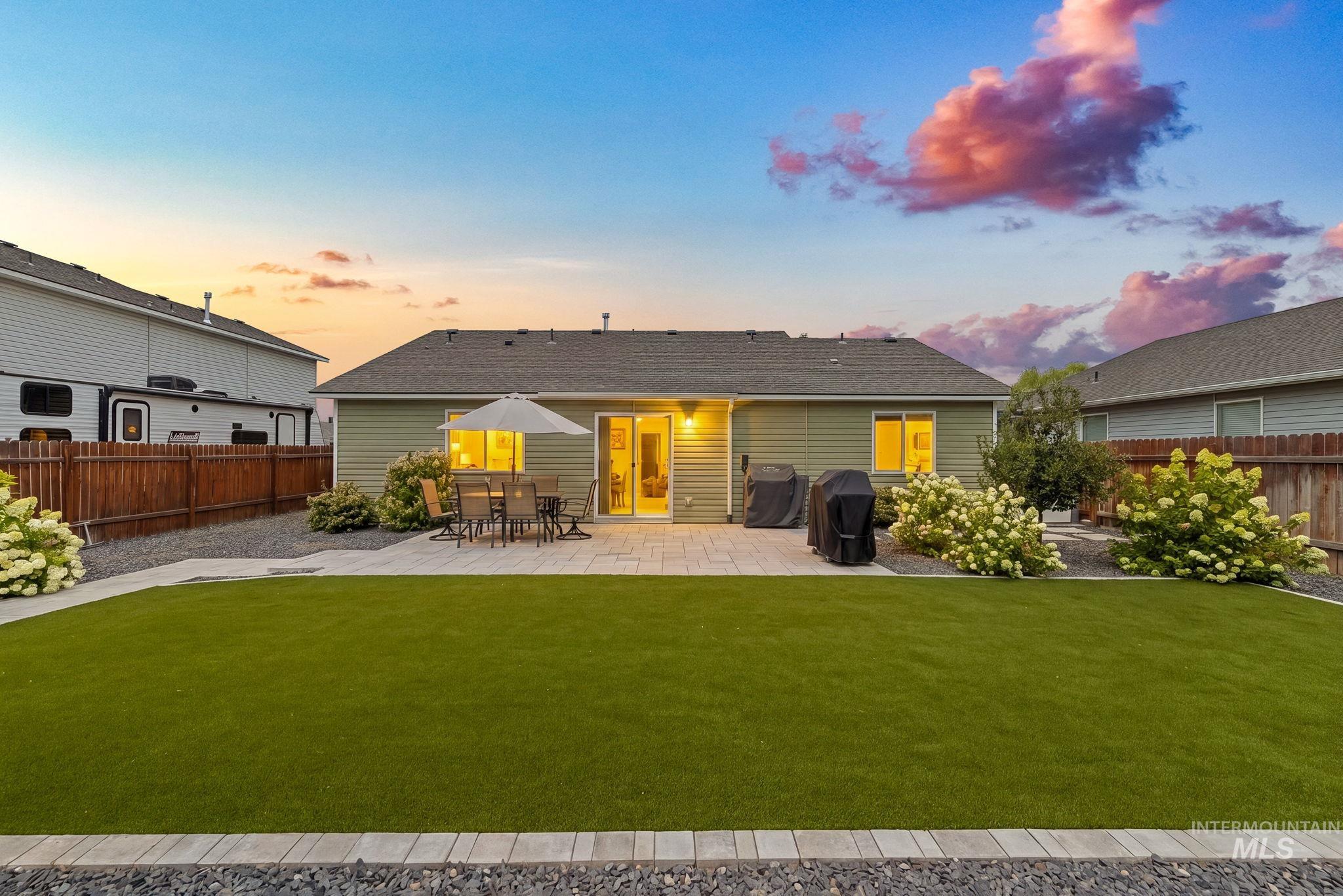11863 Edgemoor St, Caldwell, Idaho 83605, 3 Bedrooms, 2 Bathrooms, Residential For Sale, Price $369,900,MLS 98996823