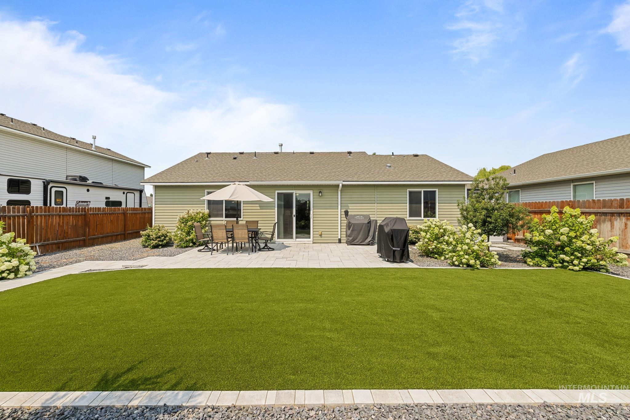 11863 Edgemoor St, Caldwell, Idaho 83605, 3 Bedrooms, 2 Bathrooms, Residential For Sale, Price $369,900,MLS 98996823
