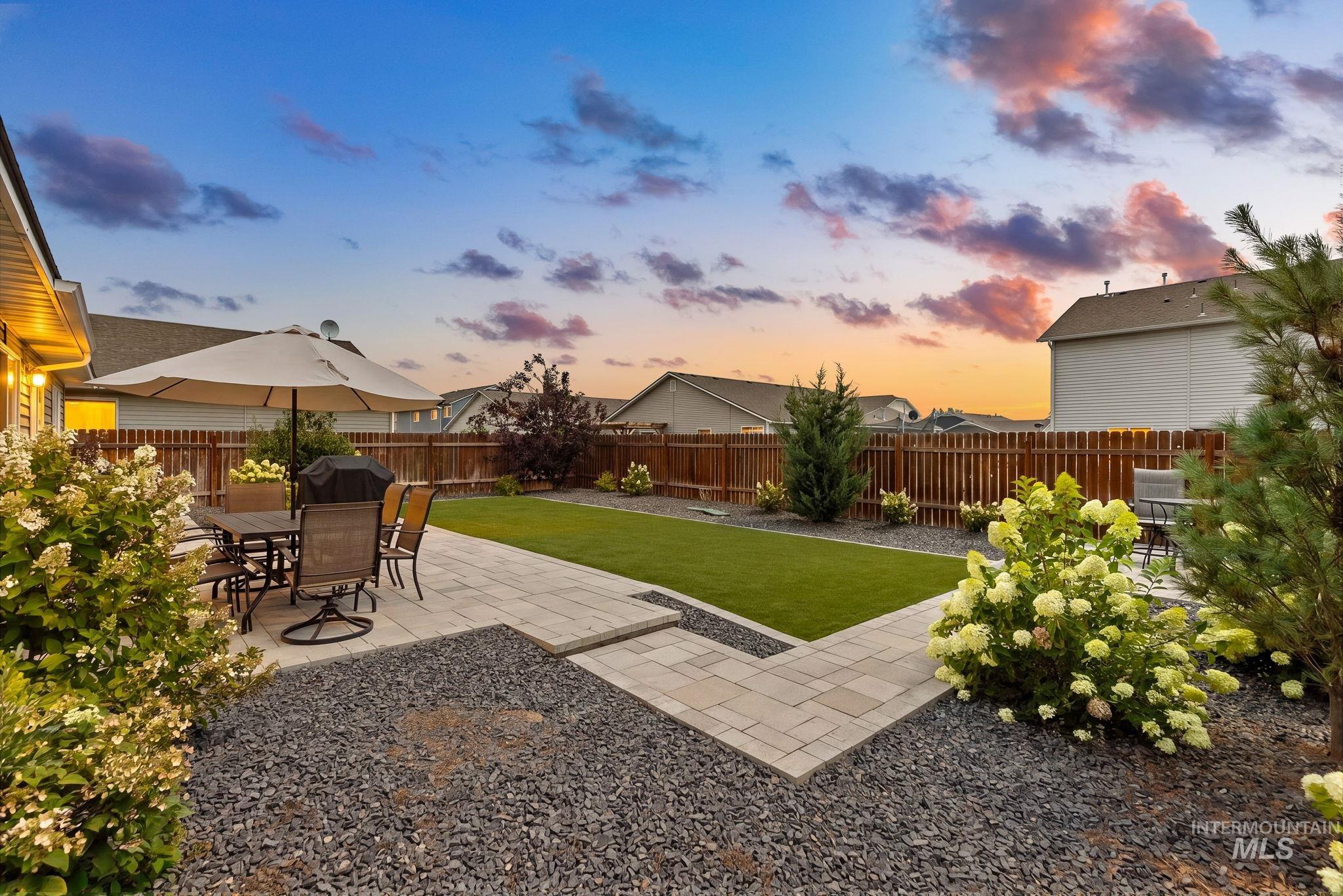 11863 Edgemoor St, Caldwell, Idaho 83605, 3 Bedrooms, 2 Bathrooms, Residential For Sale, Price $369,900,MLS 98996823
