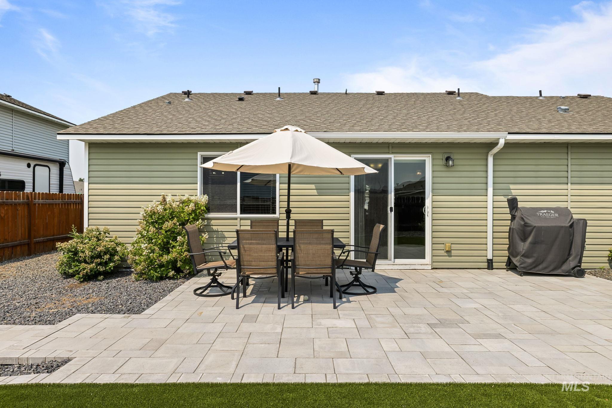 11863 Edgemoor St, Caldwell, Idaho 83605, 3 Bedrooms, 2 Bathrooms, Residential For Sale, Price $369,900,MLS 98996823