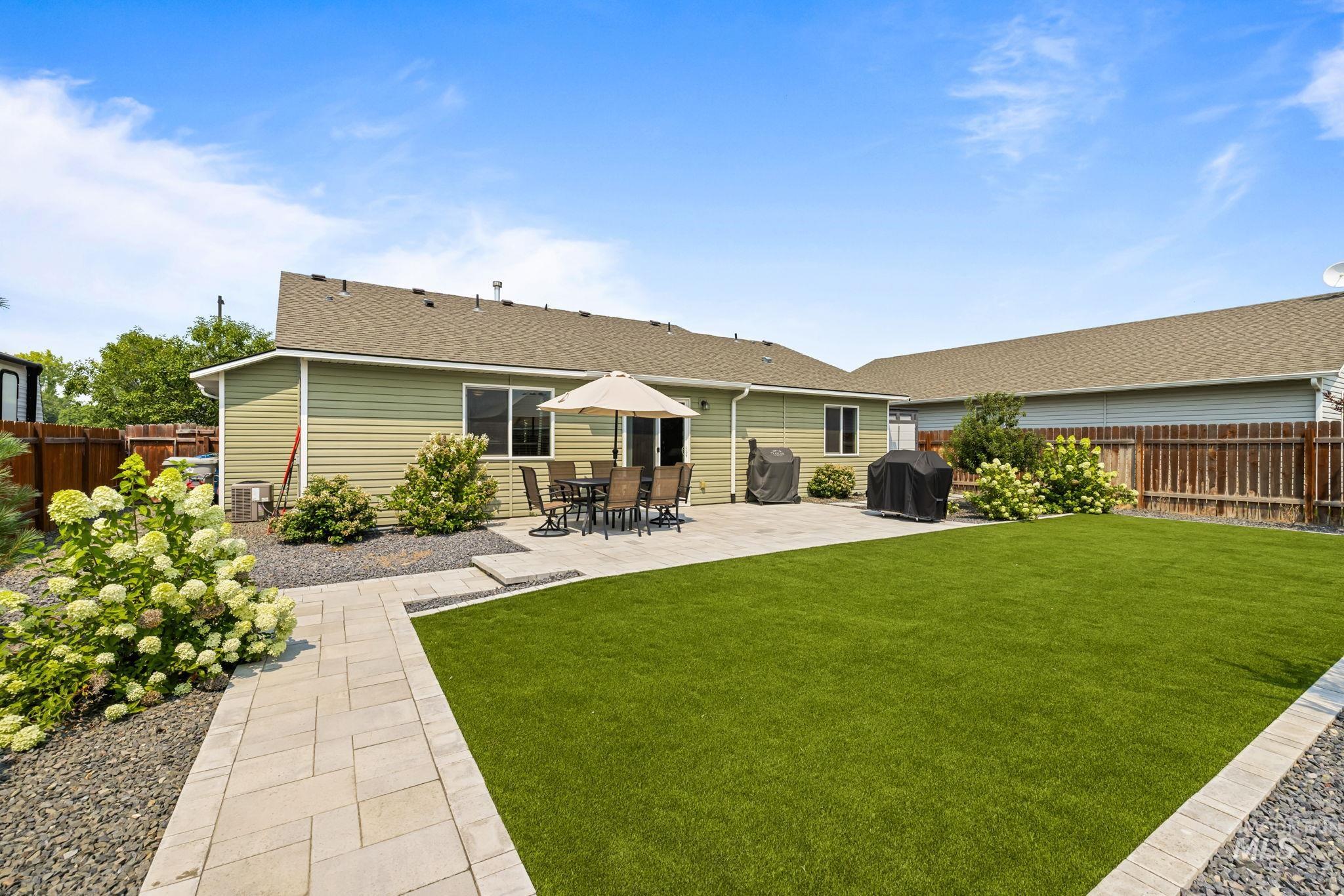 11863 Edgemoor St, Caldwell, Idaho 83605, 3 Bedrooms, 2 Bathrooms, Residential For Sale, Price $369,900,MLS 98996823