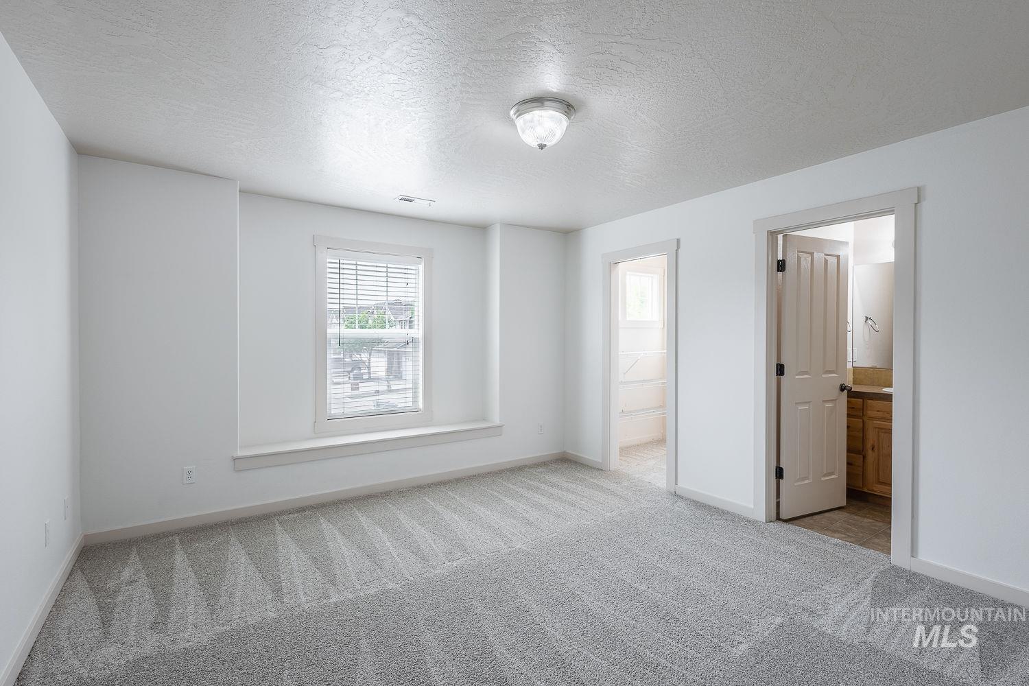 1100 S Barberry Pl, Nampa, Idaho 83686, 3 Bedrooms, 2.5 Bathrooms, Residential For Sale, Price $319,000,MLS 98996824
