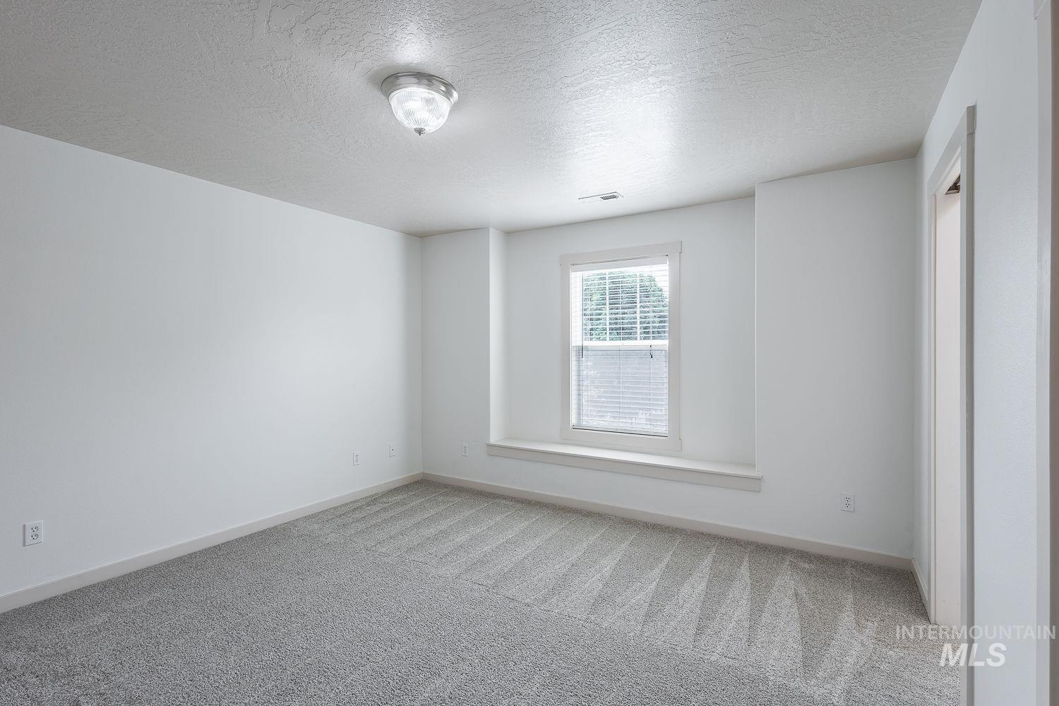 1100 S Barberry Pl, Nampa, Idaho 83686, 3 Bedrooms, 2.5 Bathrooms, Residential For Sale, Price $319,000,MLS 98996824