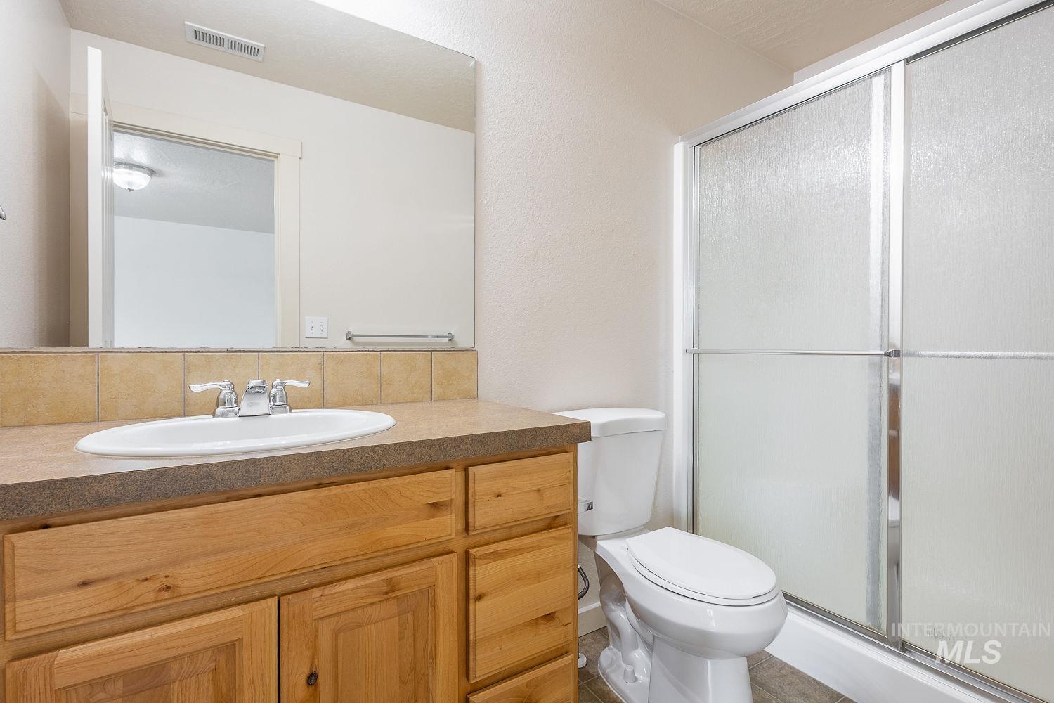 1100 S Barberry Pl, Nampa, Idaho 83686, 3 Bedrooms, 2.5 Bathrooms, Residential For Sale, Price $319,000,MLS 98996824